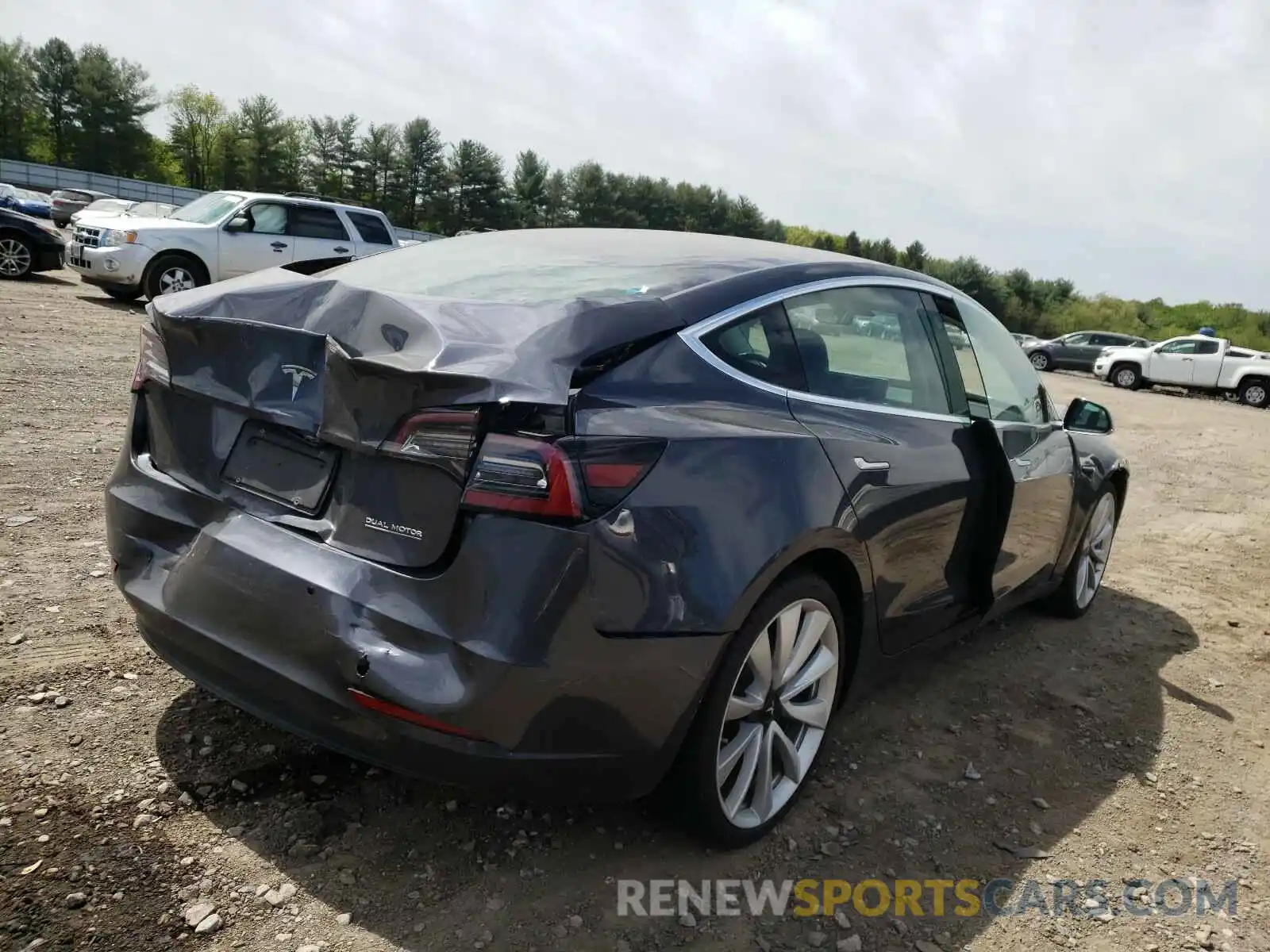 4 Фотография поврежденного автомобиля 5YJ3E1EB7KF413472 TESLA MODEL 3 2019