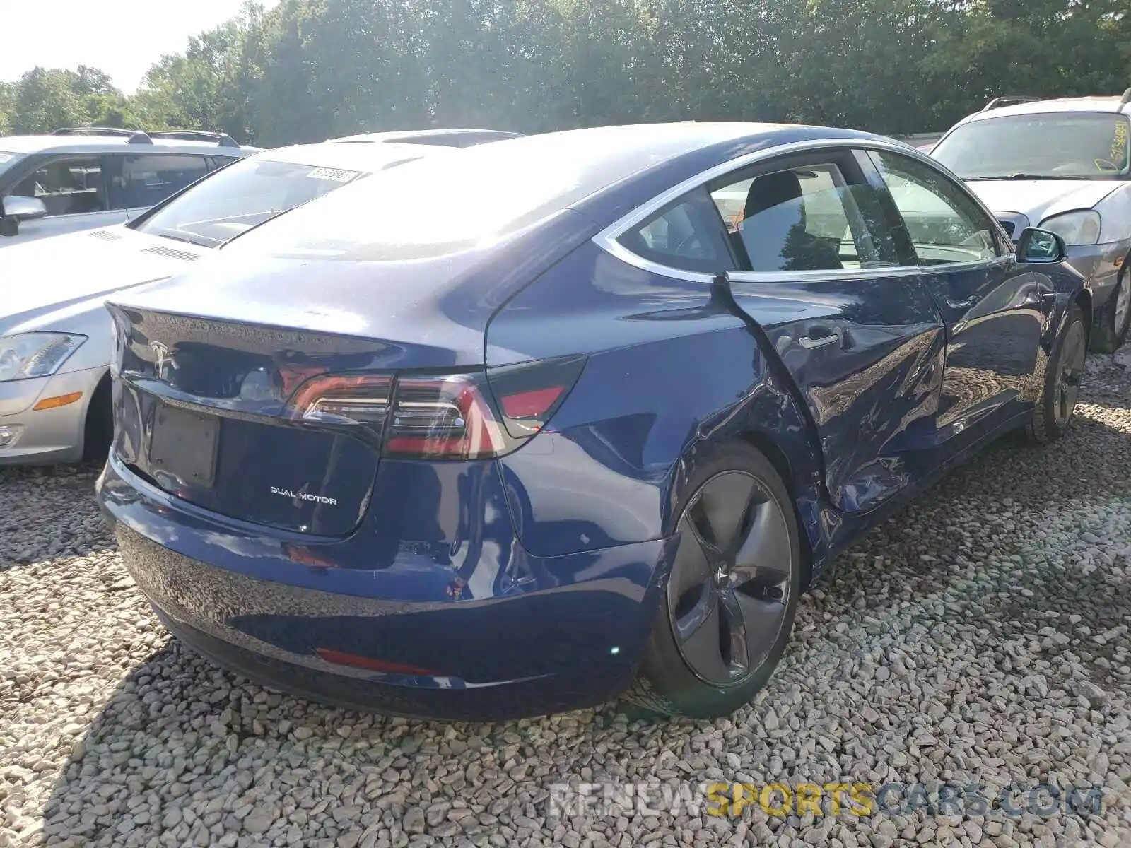 4 Фотография поврежденного автомобиля 5YJ3E1EB7KF433155 TESLA MODEL 3 2019