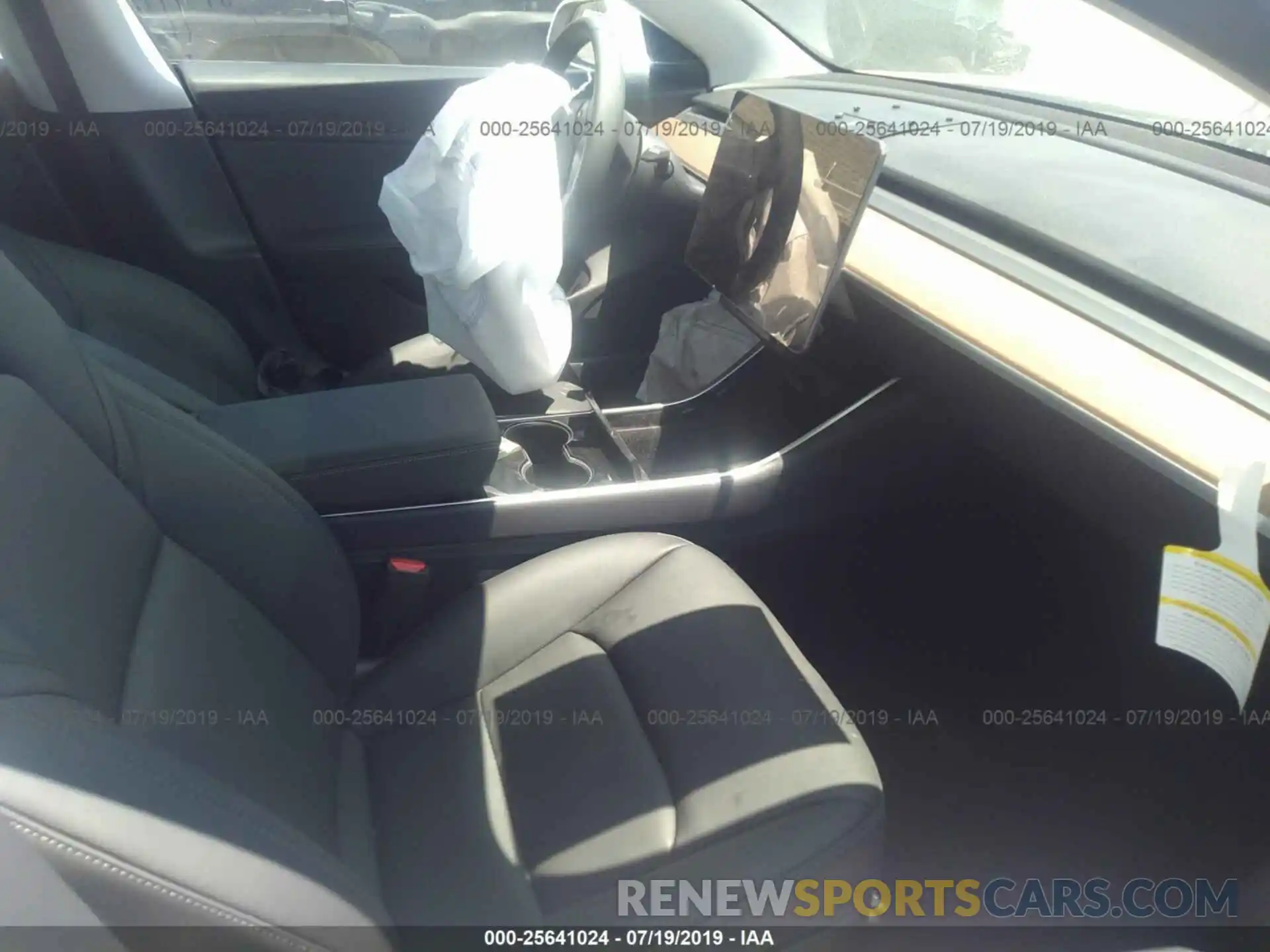 5 Photograph of a damaged car 5YJ3E1EB7KF433527 TESLA MODEL 3 2019