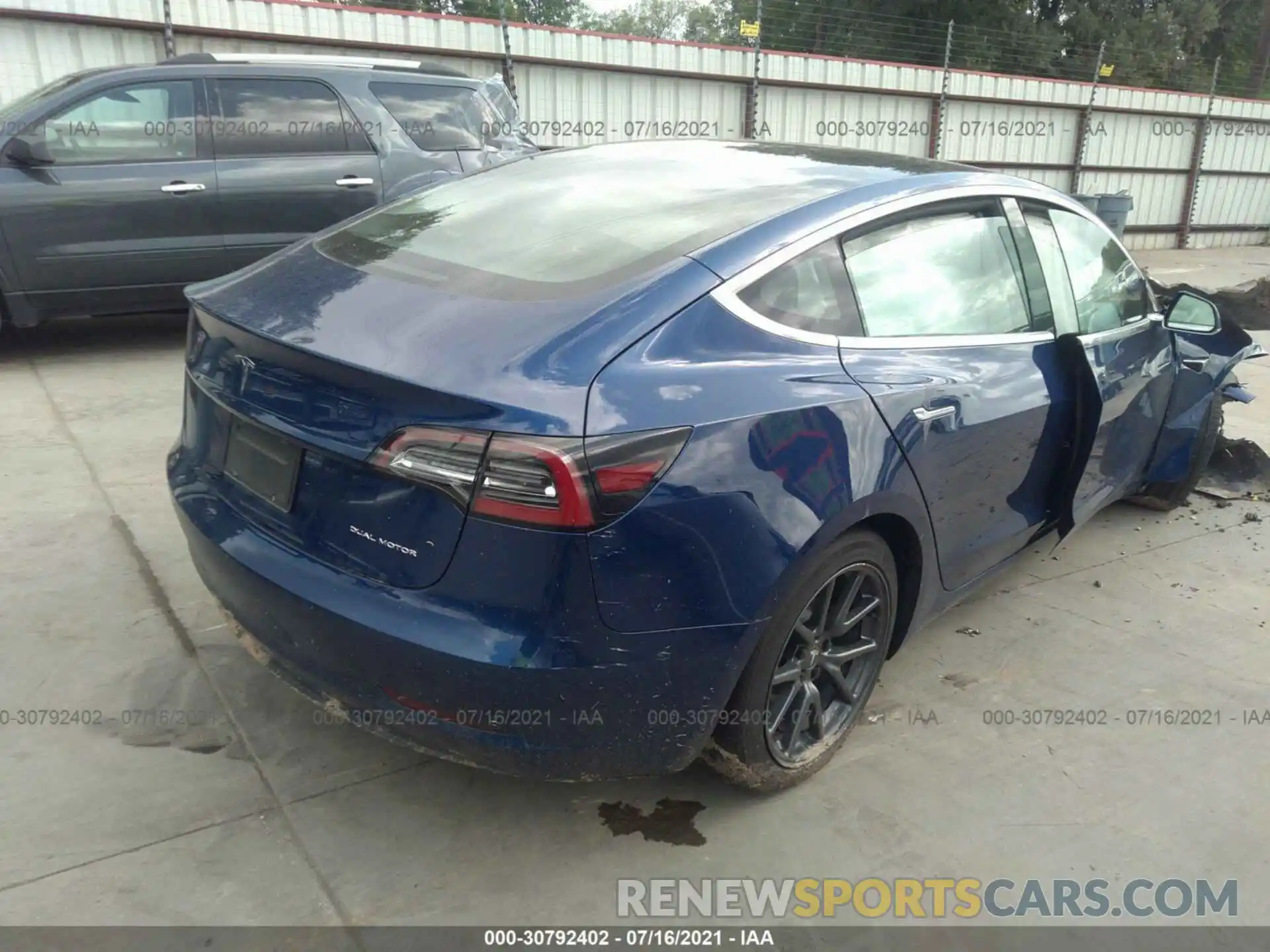 4 Photograph of a damaged car 5YJ3E1EB7KF452708 TESLA MODEL 3 2019