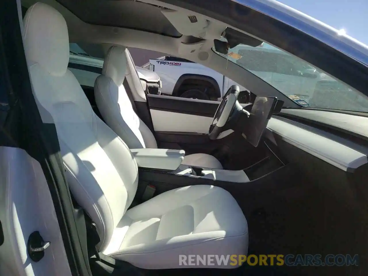 5 Photograph of a damaged car 5YJ3E1EB7KF469914 TESLA MODEL 3 2019