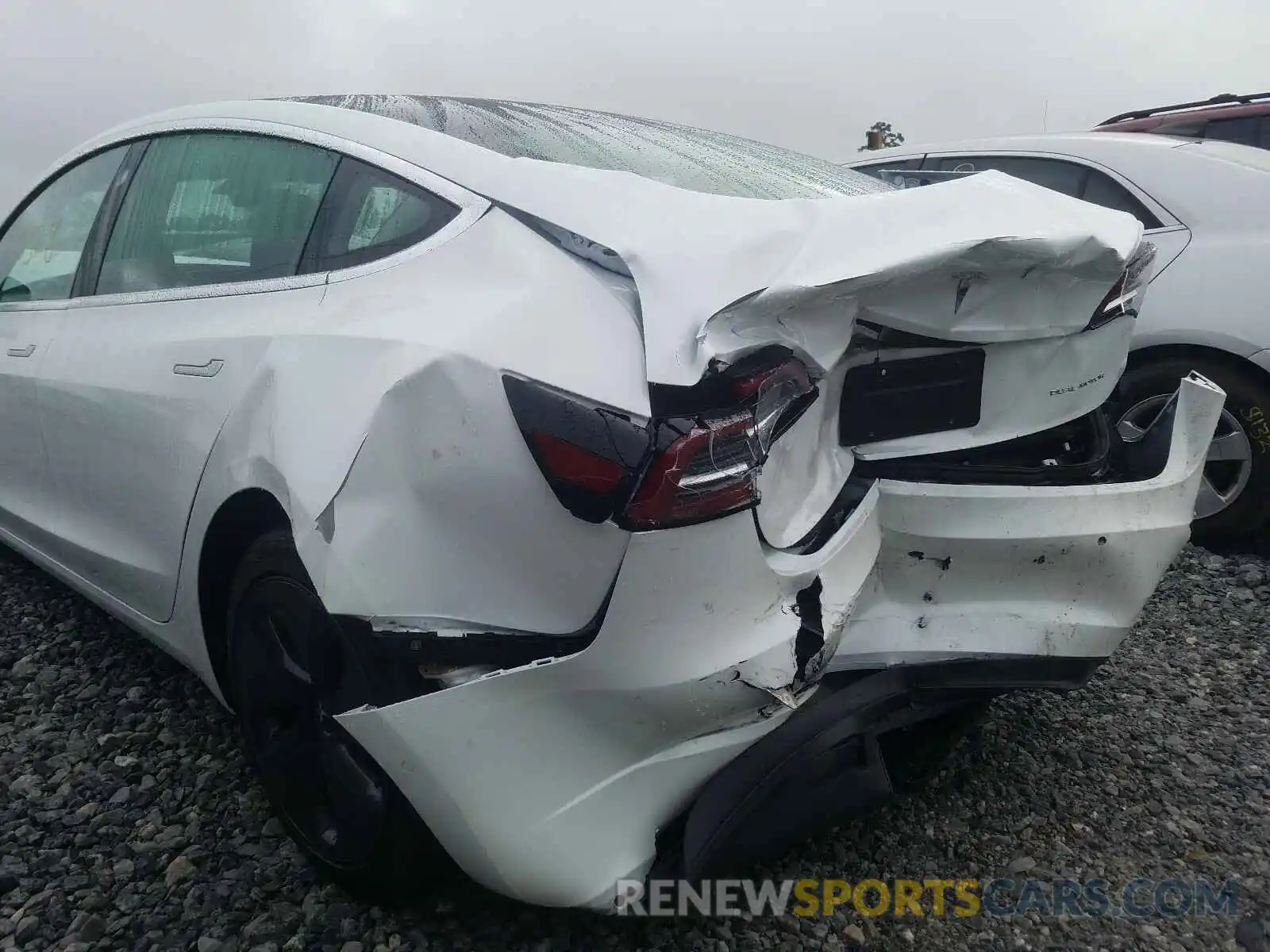 9 Photograph of a damaged car 5YJ3E1EB7KF493758 TESLA MODEL 3 2019