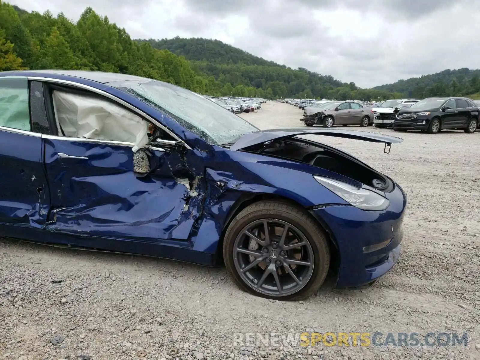 9 Photograph of a damaged car 5YJ3E1EB7KF520912 TESLA MODEL 3 2019