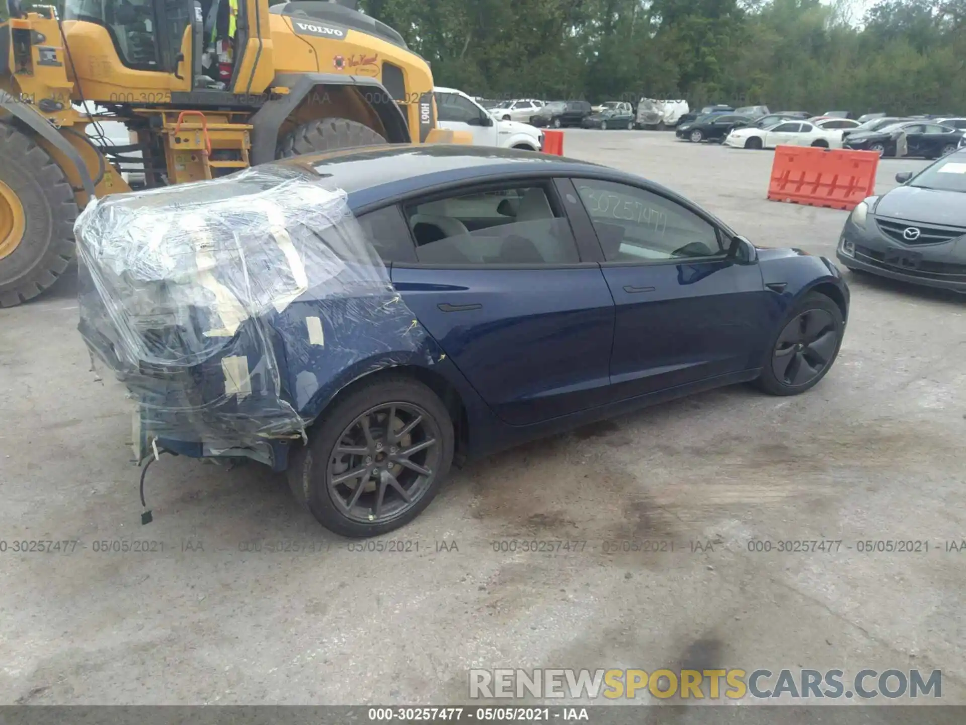 4 Photograph of a damaged car 5YJ3E1EB8KF192187 TESLA MODEL 3 2019