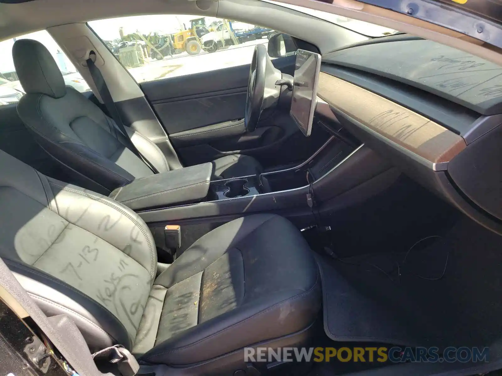 5 Photograph of a damaged car 5YJ3E1EB8KF208954 TESLA MODEL 3 2019