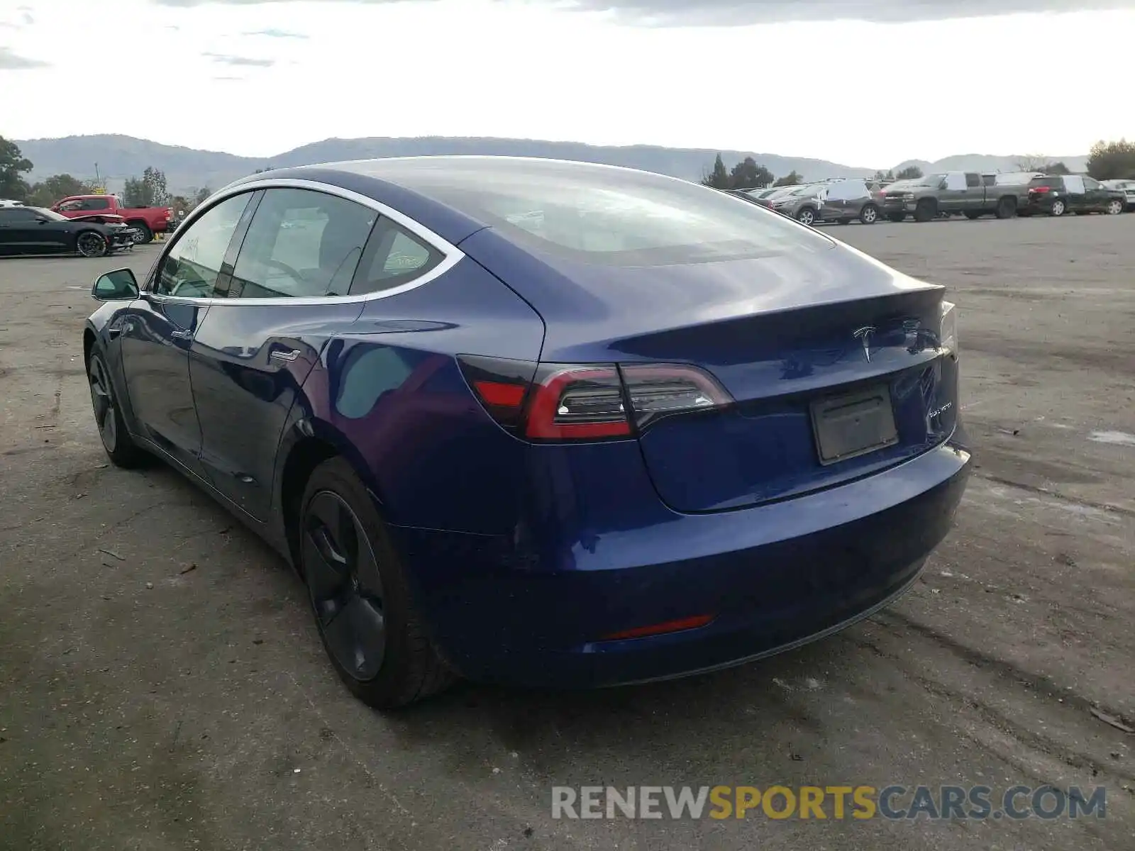 3 Фотография поврежденного автомобиля 5YJ3E1EB8KF211000 TESLA MODEL 3 2019