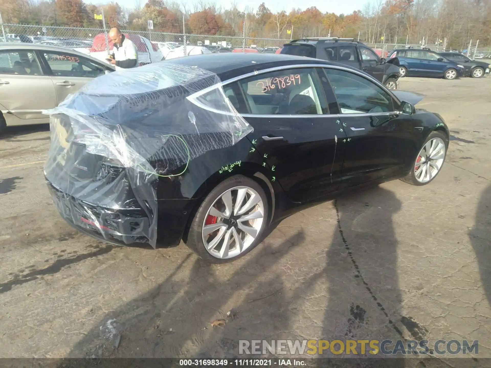 4 Фотография поврежденного автомобиля 5YJ3E1EB8KF231506 TESLA MODEL 3 2019