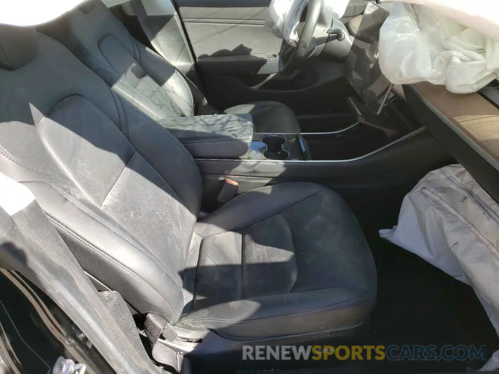 5 Photograph of a damaged car 5YJ3E1EB8KF361320 TESLA MODEL 3 2019