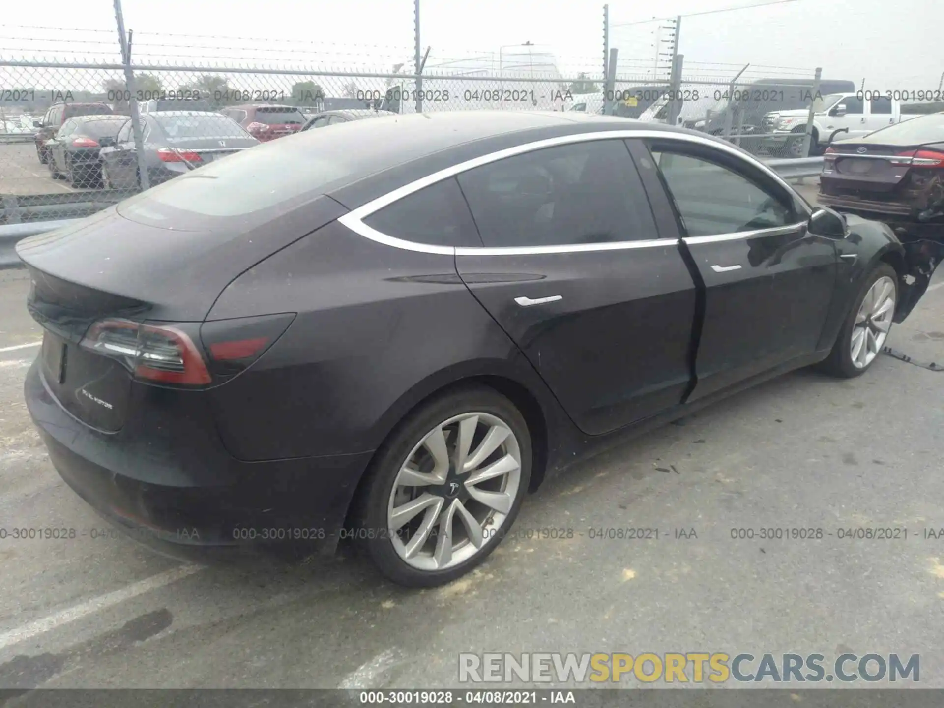 4 Фотография поврежденного автомобиля 5YJ3E1EB8KF364556 TESLA MODEL 3 2019