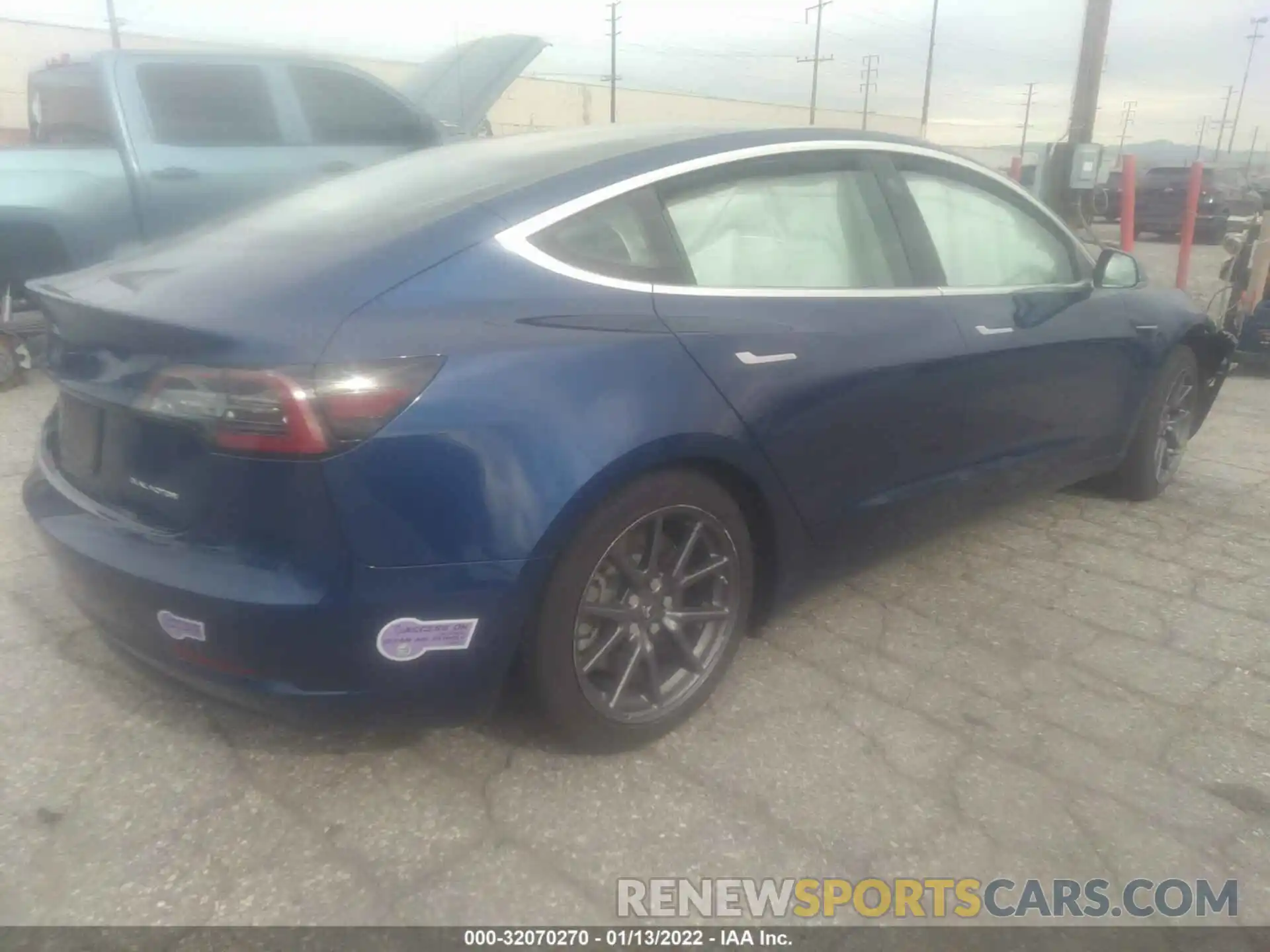 4 Photograph of a damaged car 5YJ3E1EB8KF365559 TESLA MODEL 3 2019