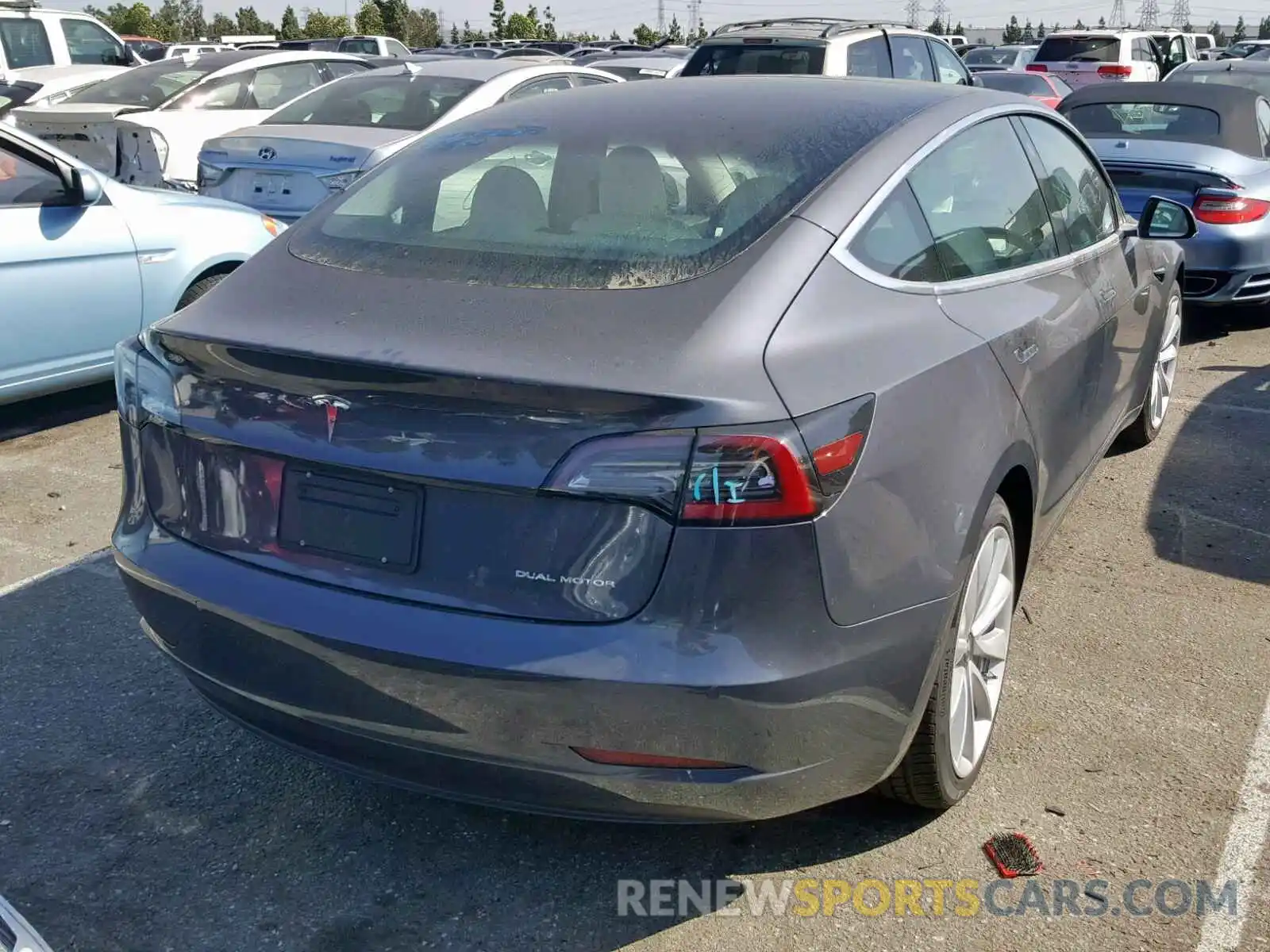 4 Photograph of a damaged car 5YJ3E1EB8KF391613 TESLA MODEL 3 2019