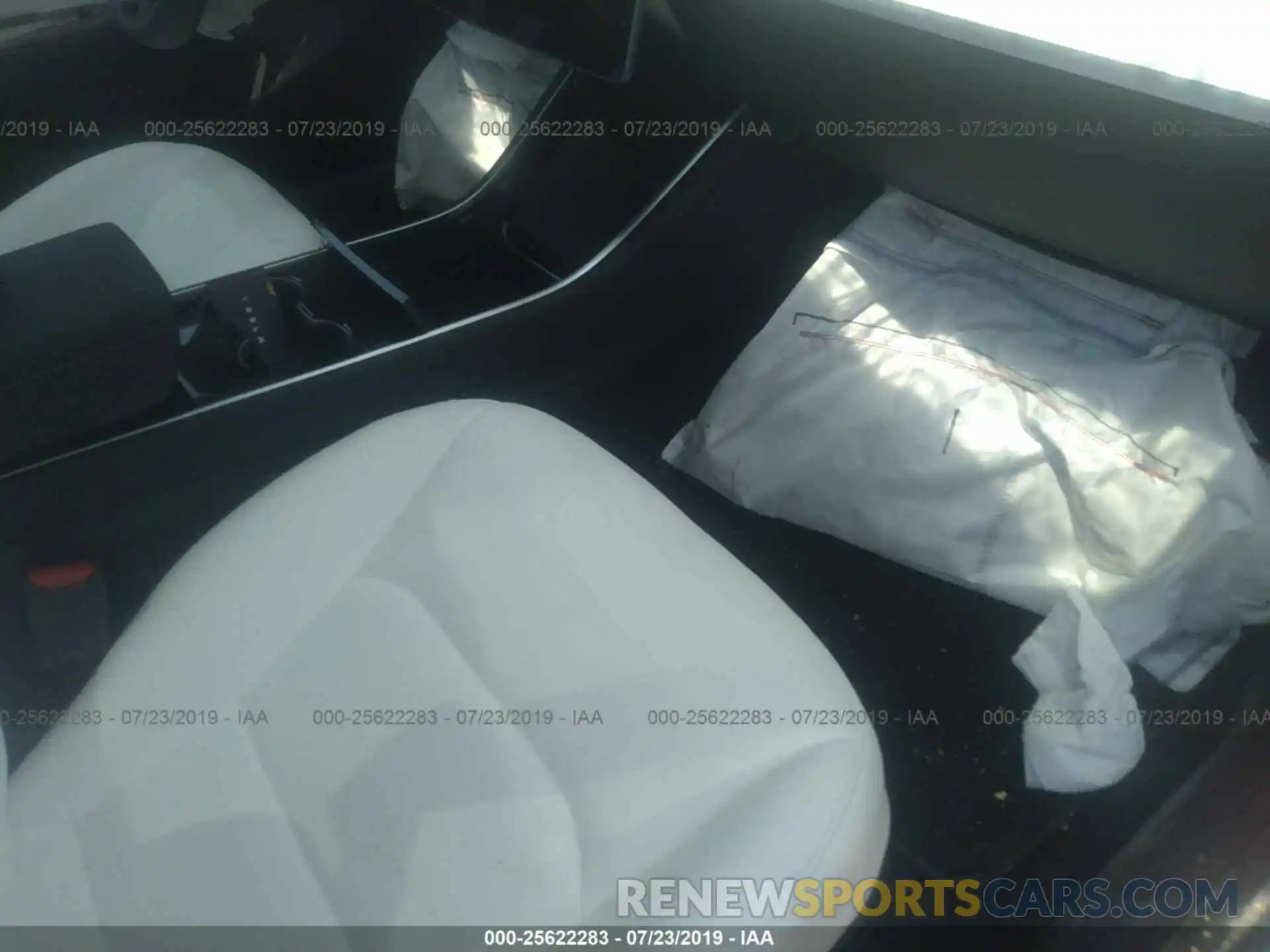 5 Photograph of a damaged car 5YJ3E1EB8KF391773 TESLA MODEL 3 2019