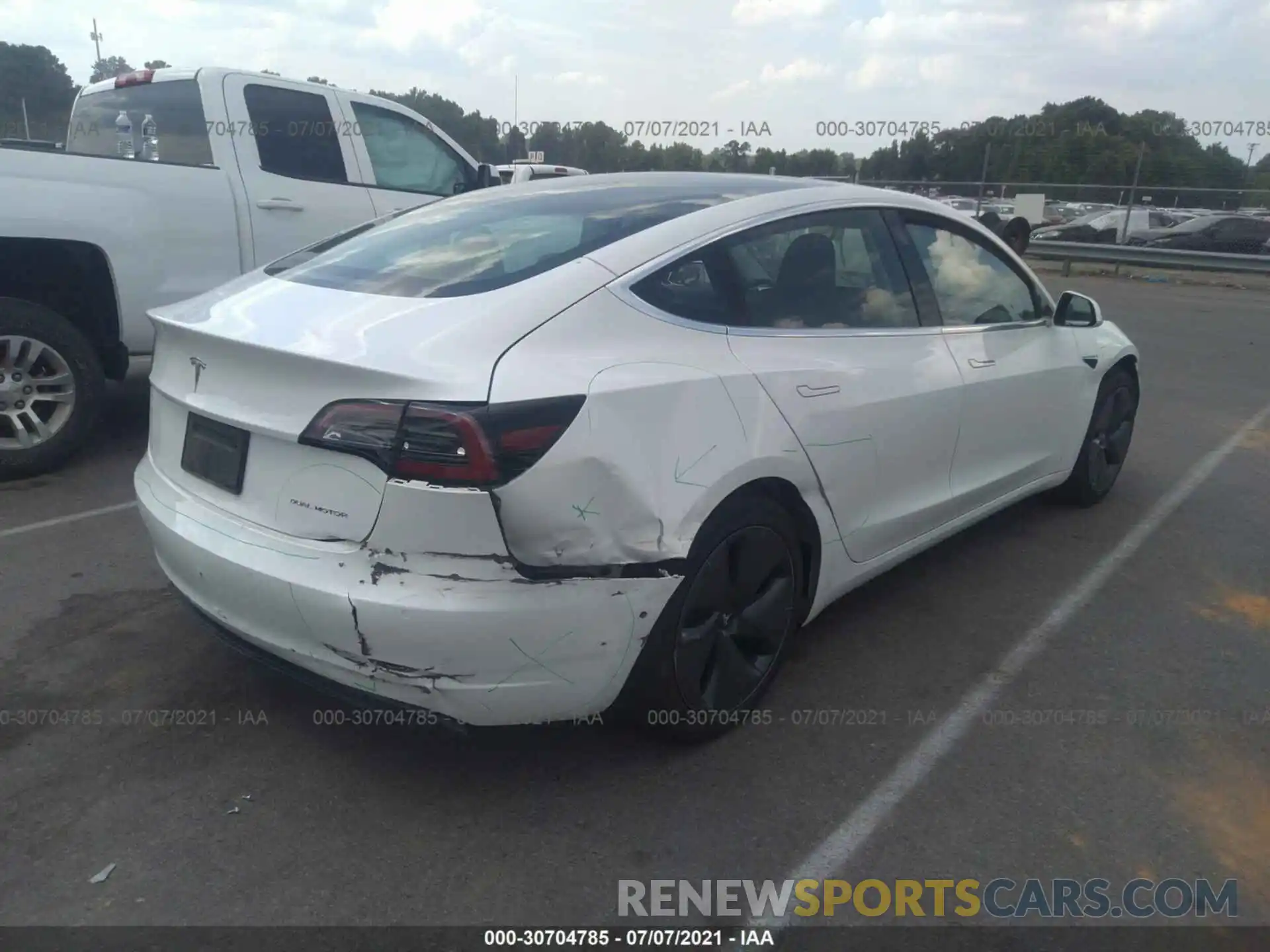 4 Photograph of a damaged car 5YJ3E1EB8KF442270 TESLA MODEL 3 2019