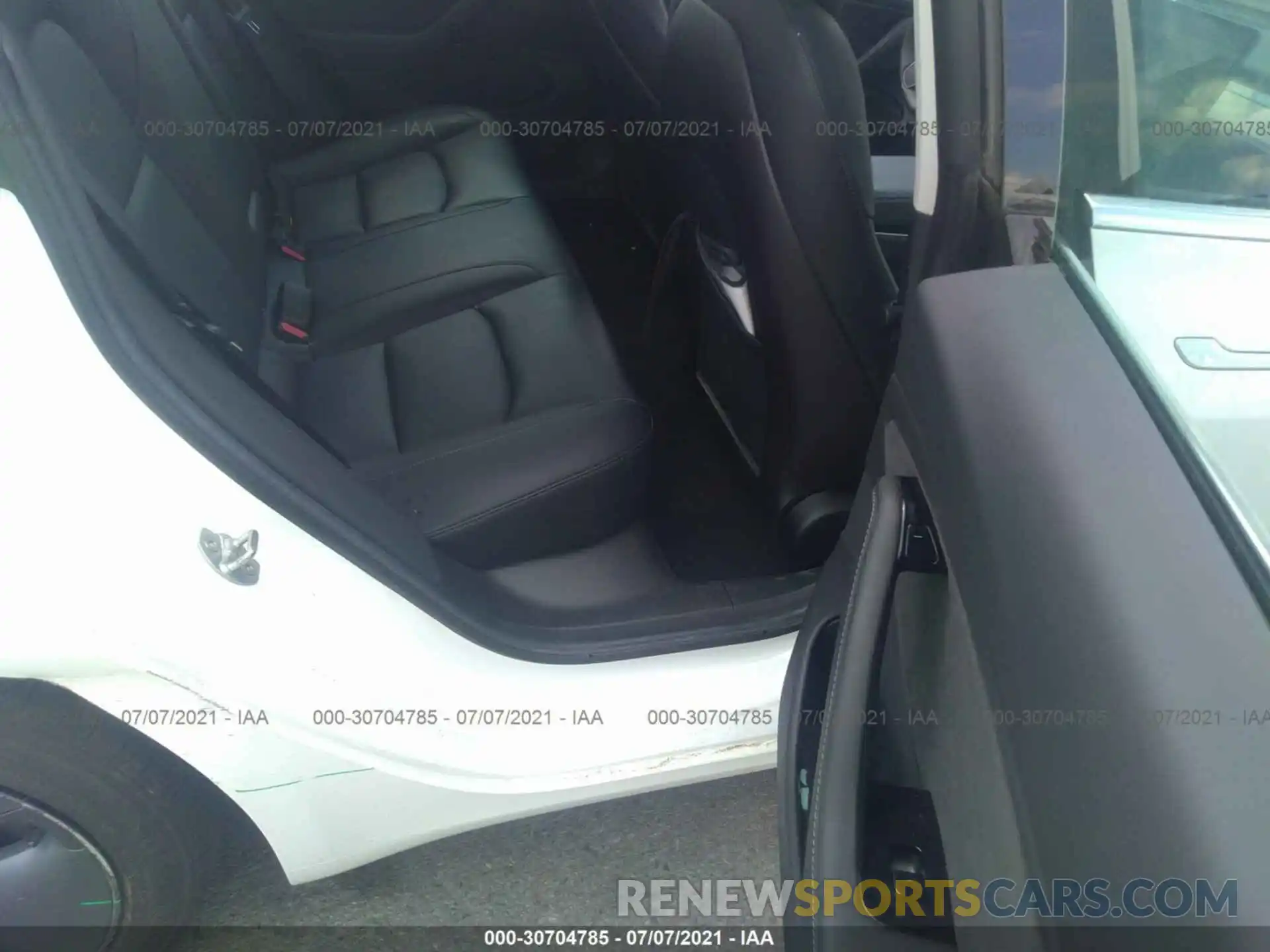 8 Photograph of a damaged car 5YJ3E1EB8KF442270 TESLA MODEL 3 2019