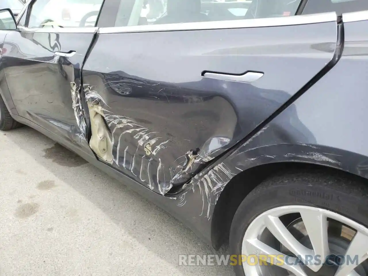 9 Photograph of a damaged car 5YJ3E1EB9KF212298 TESLA MODEL 3 2019