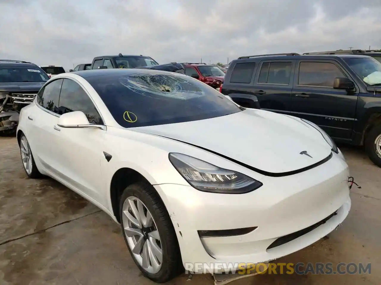 1 Photograph of a damaged car 5YJ3E1EB9KF213032 TESLA MODEL 3 2019