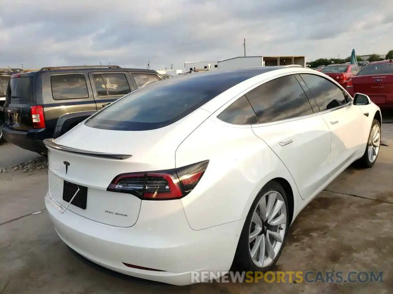 4 Фотография поврежденного автомобиля 5YJ3E1EB9KF213032 TESLA MODEL 3 2019