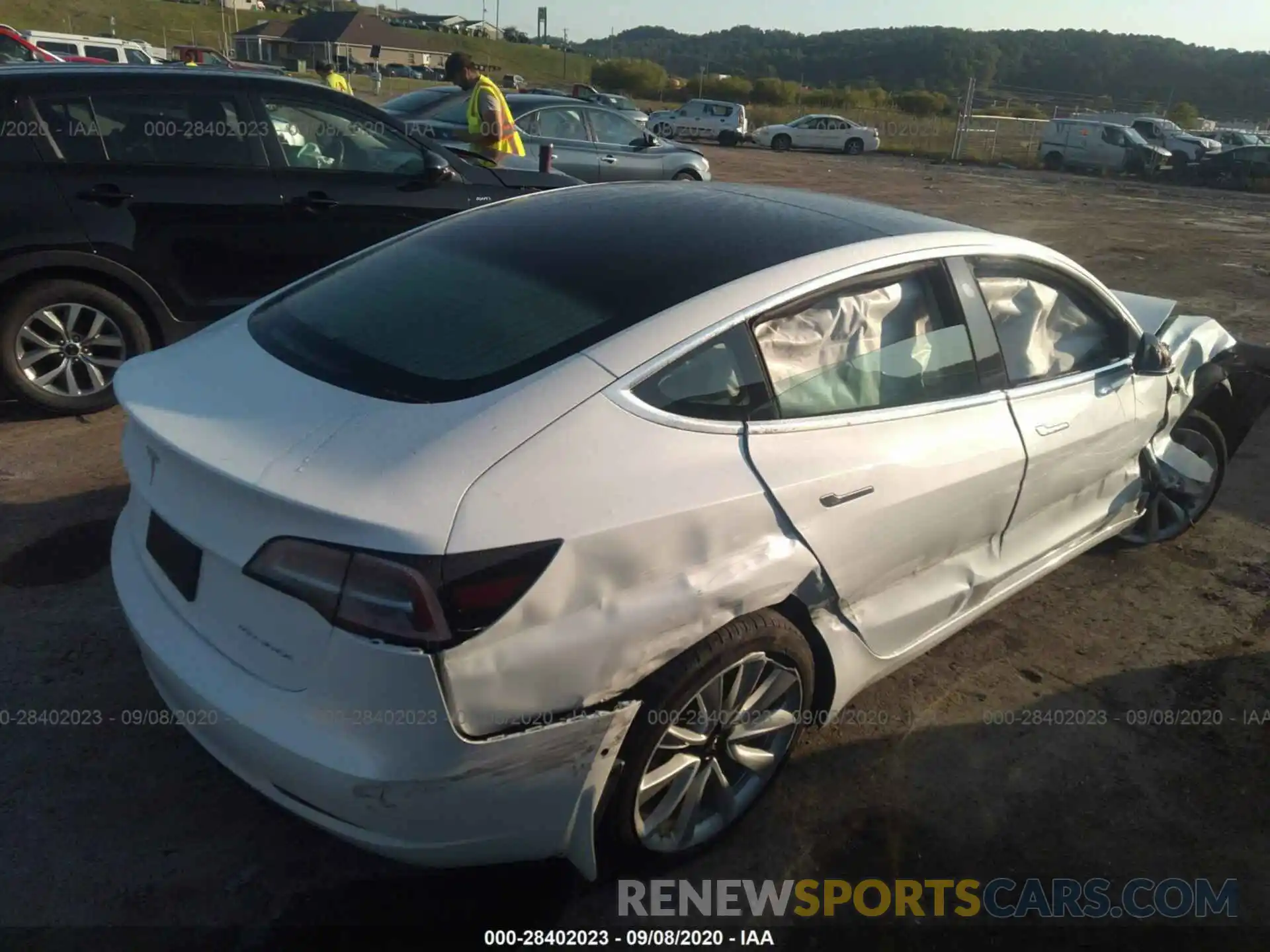 4 Photograph of a damaged car 5YJ3E1EB9KF365764 TESLA MODEL 3 2019