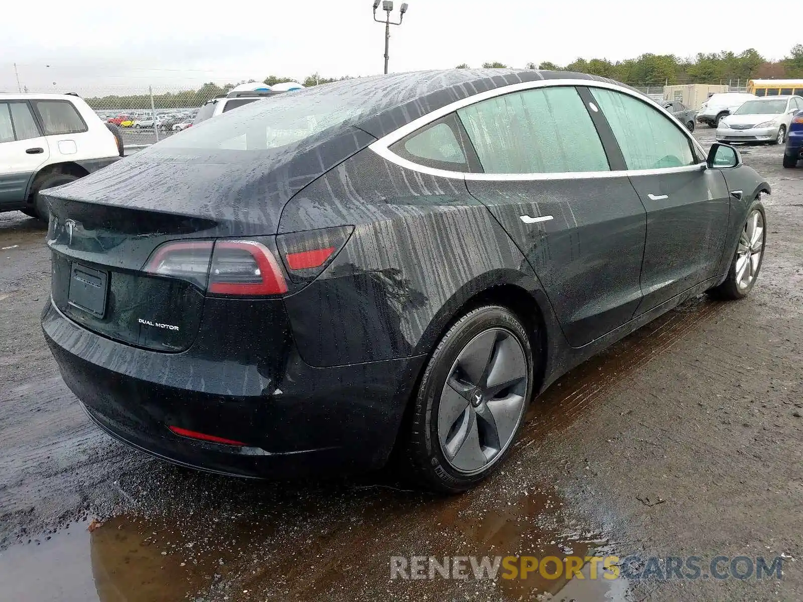 4 Фотография поврежденного автомобиля 5YJ3E1EB9KF384248 TESLA MODEL 3 2019