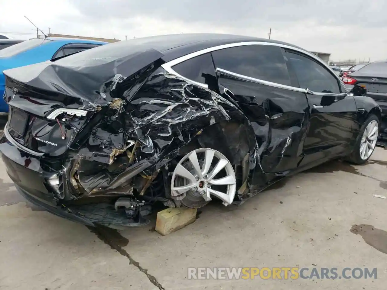 3 Фотография поврежденного автомобиля 5YJ3E1EB9KF388767 TESLA MODEL 3 2019