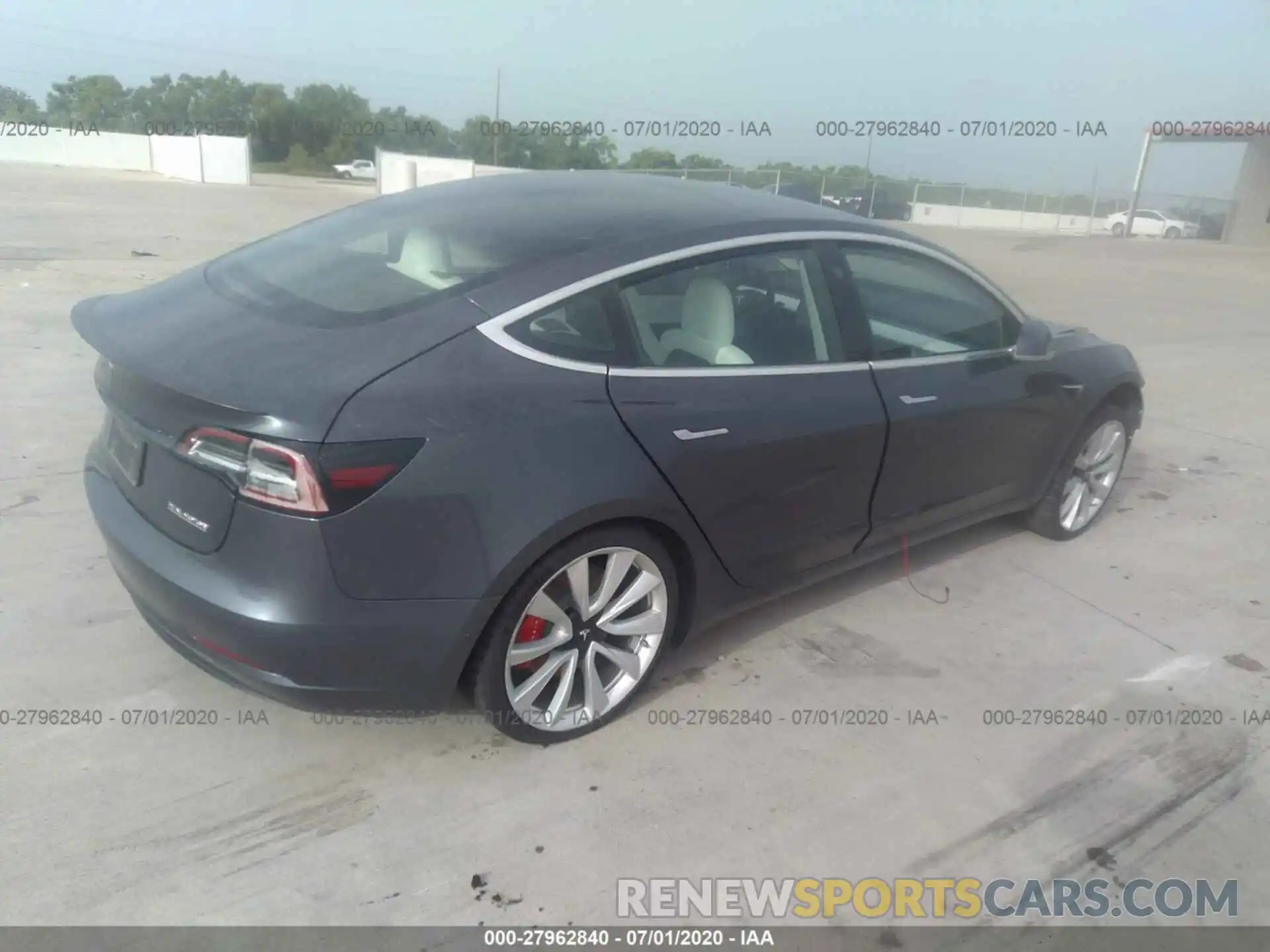 4 Фотография поврежденного автомобиля 5YJ3E1EB9KF393550 TESLA MODEL 3 2019