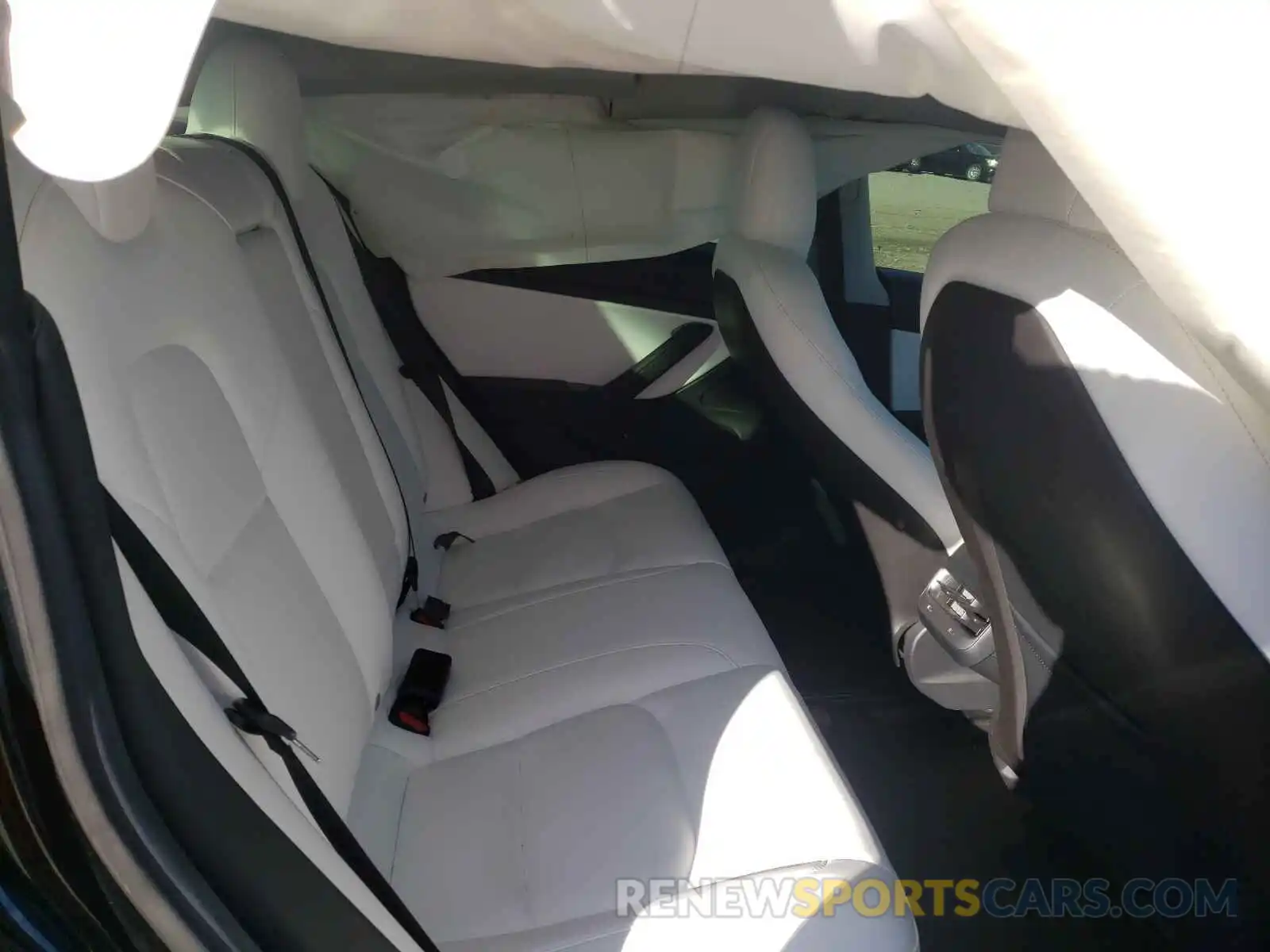 6 Photograph of a damaged car 5YJ3E1EB9KF406698 TESLA MODEL 3 2019