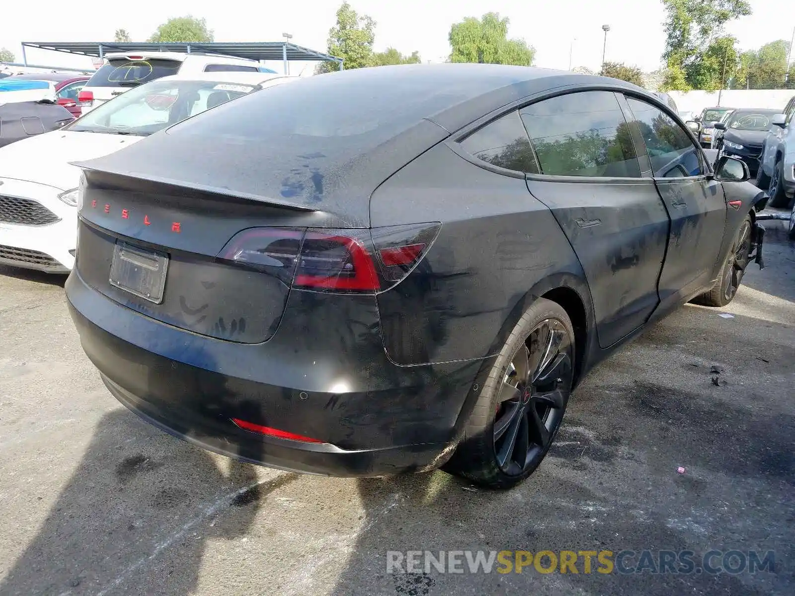 4 Фотография поврежденного автомобиля 5YJ3E1EB9KF413697 TESLA MODEL 3 2019