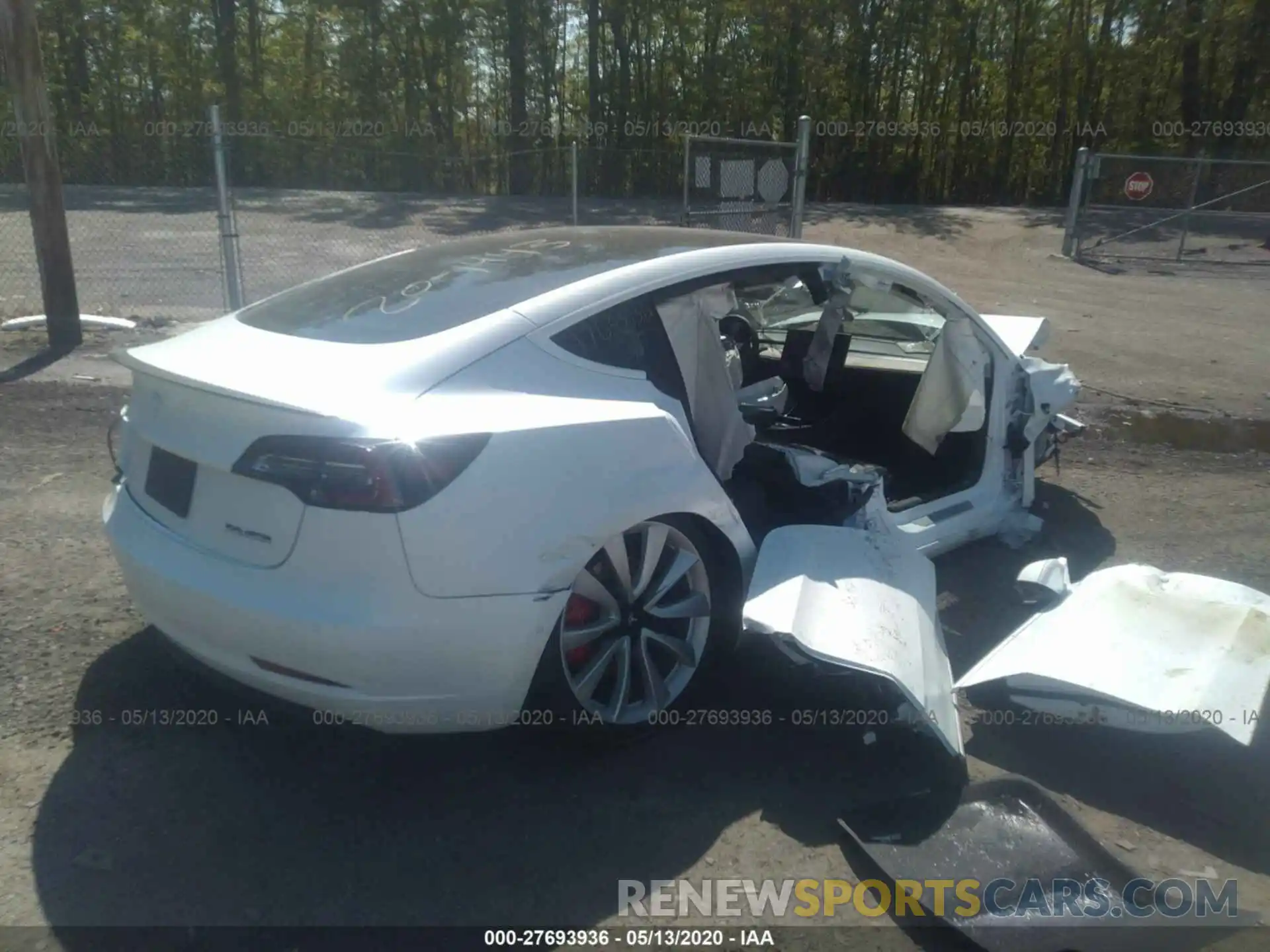 4 Фотография поврежденного автомобиля 5YJ3E1EB9KF487007 TESLA MODEL 3 2019