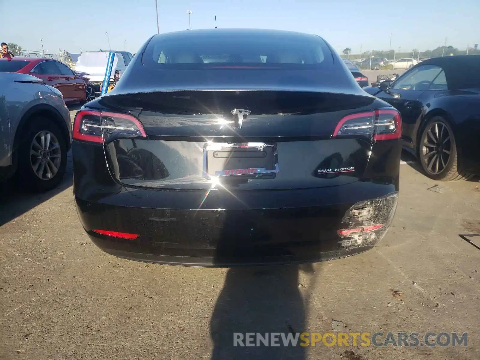 10 Photograph of a damaged car 5YJ3E1EB9KF514237 TESLA MODEL 3 2019