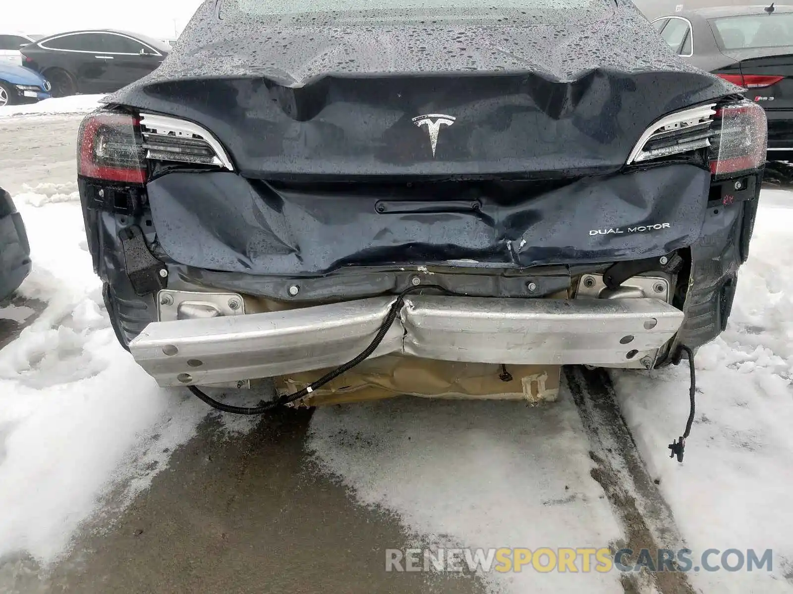 9 Photograph of a damaged car 5YJ3E1EBXKF143752 TESLA MODEL 3 2019