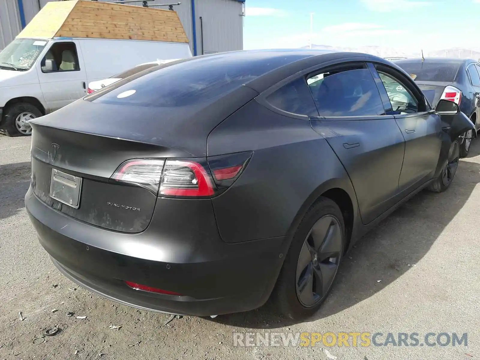 4 Фотография поврежденного автомобиля 5YJ3E1EBXKF193535 TESLA MODEL 3 2019