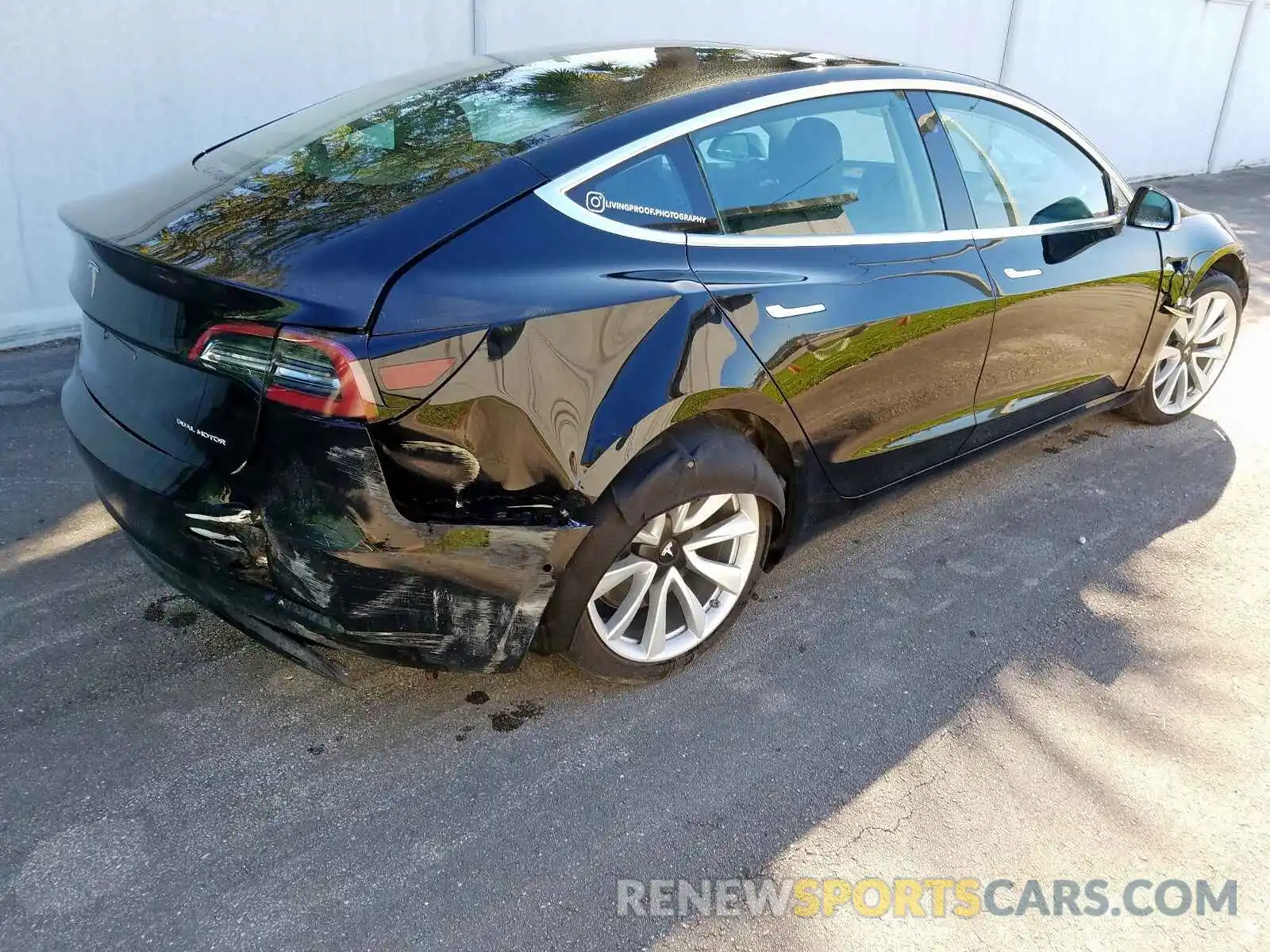 4 Photograph of a damaged car 5YJ3E1EBXKF194085 TESLA MODEL 3 2019