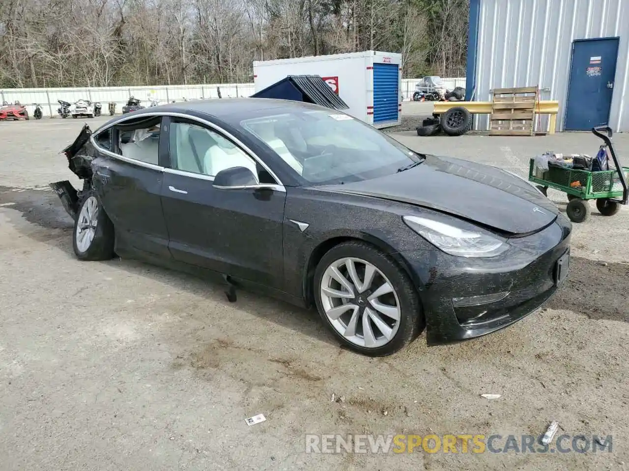 4 Фотография поврежденного автомобиля 5YJ3E1EBXKF195365 TESLA MODEL 3 2019