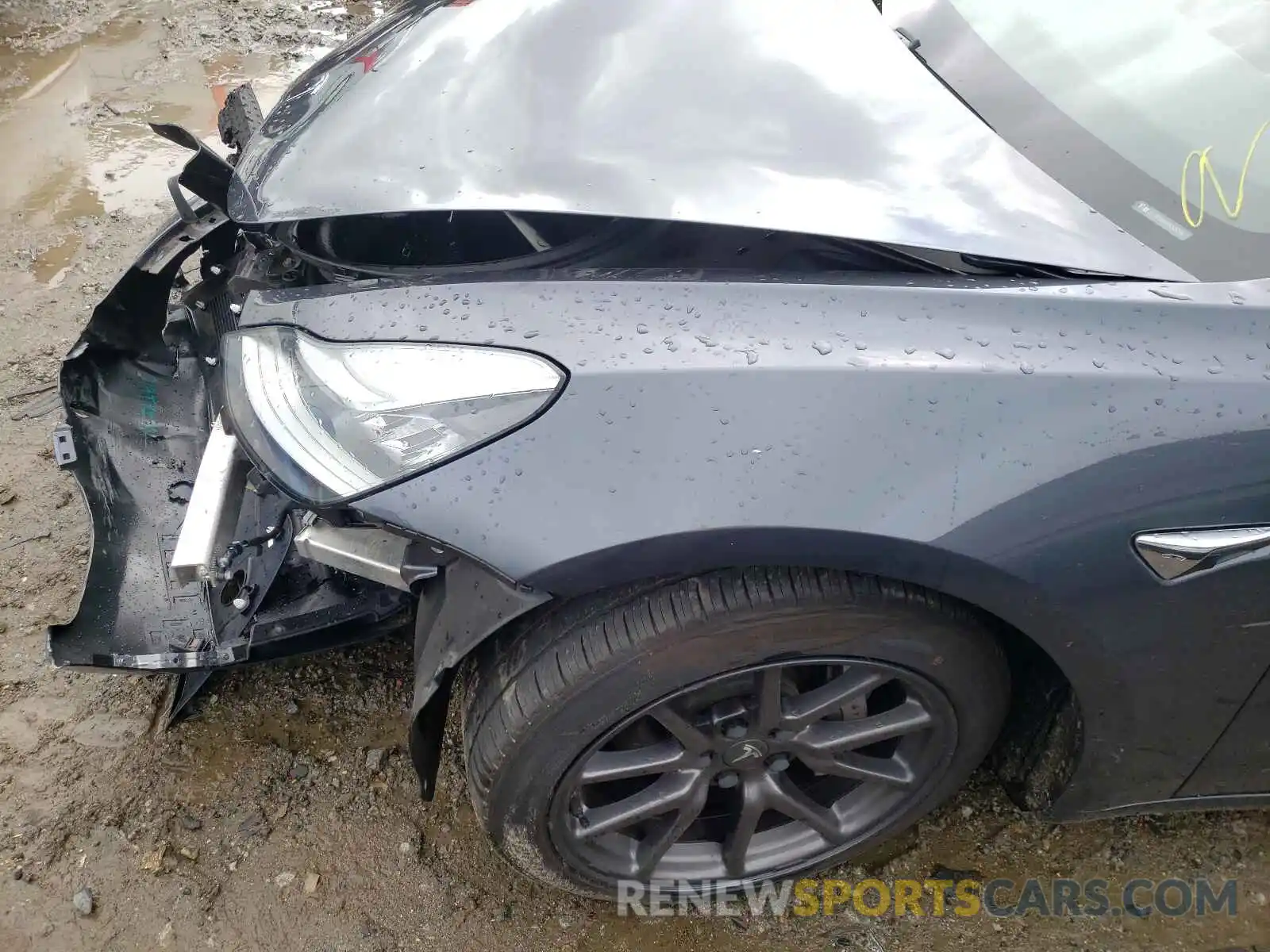 10 Photograph of a damaged car 5YJ3E1EBXKF205795 TESLA MODEL 3 2019