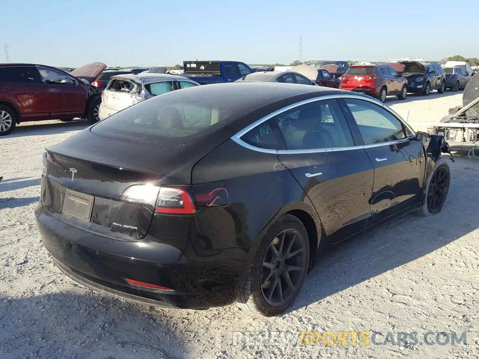 4 Фотография поврежденного автомобиля 5YJ3E1EBXKF208874 TESLA MODEL 3 2019