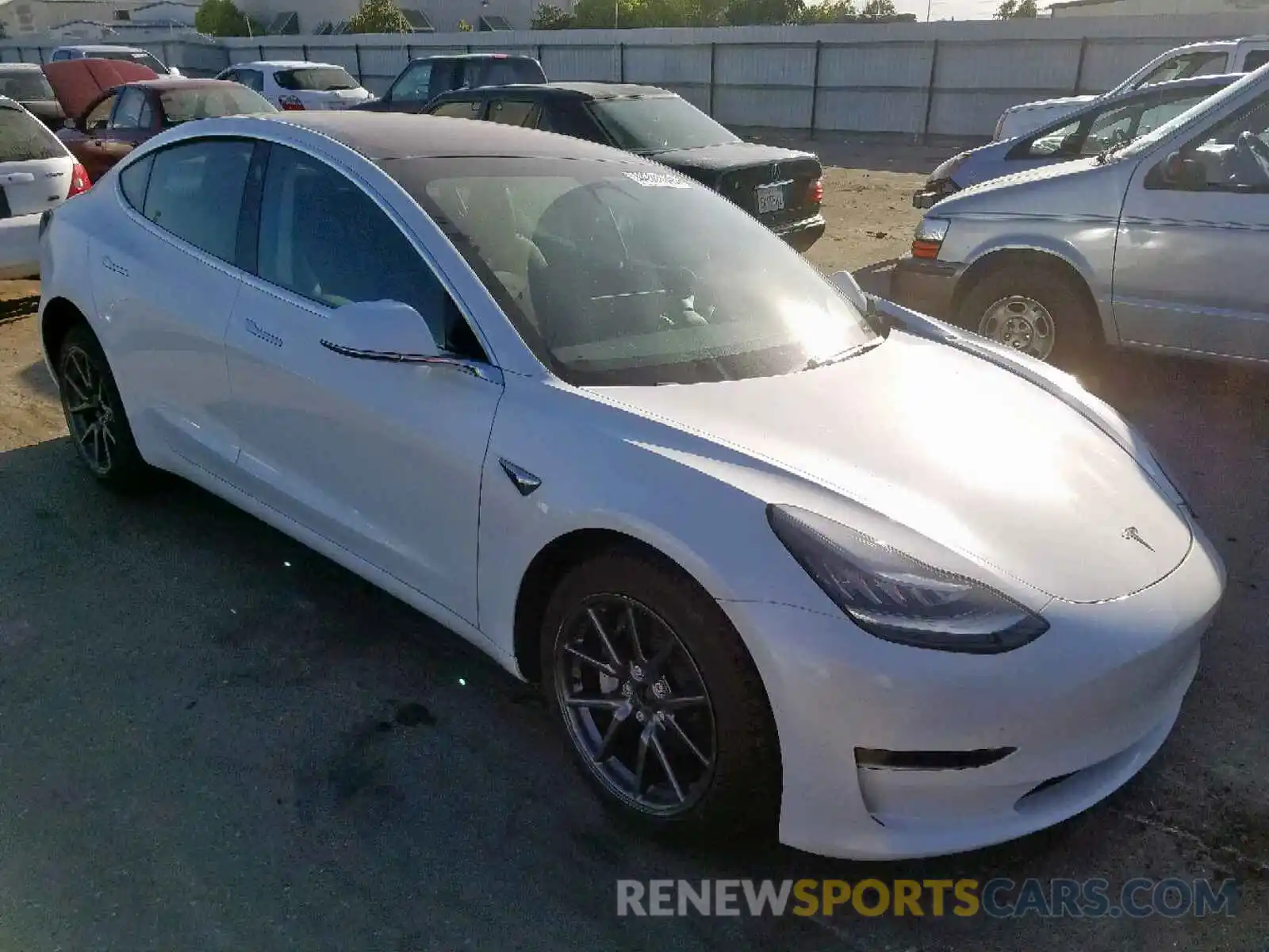 1 Photograph of a damaged car 5YJ3E1EBXKF211452 TESLA MODEL 3 2019