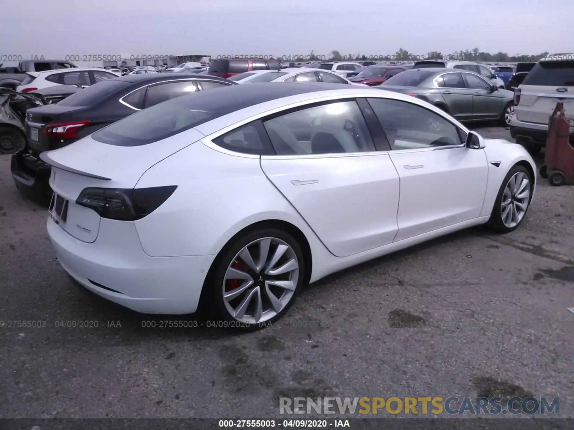 4 Фотография поврежденного автомобиля 5YJ3E1EBXKF214108 TESLA MODEL 3 2019