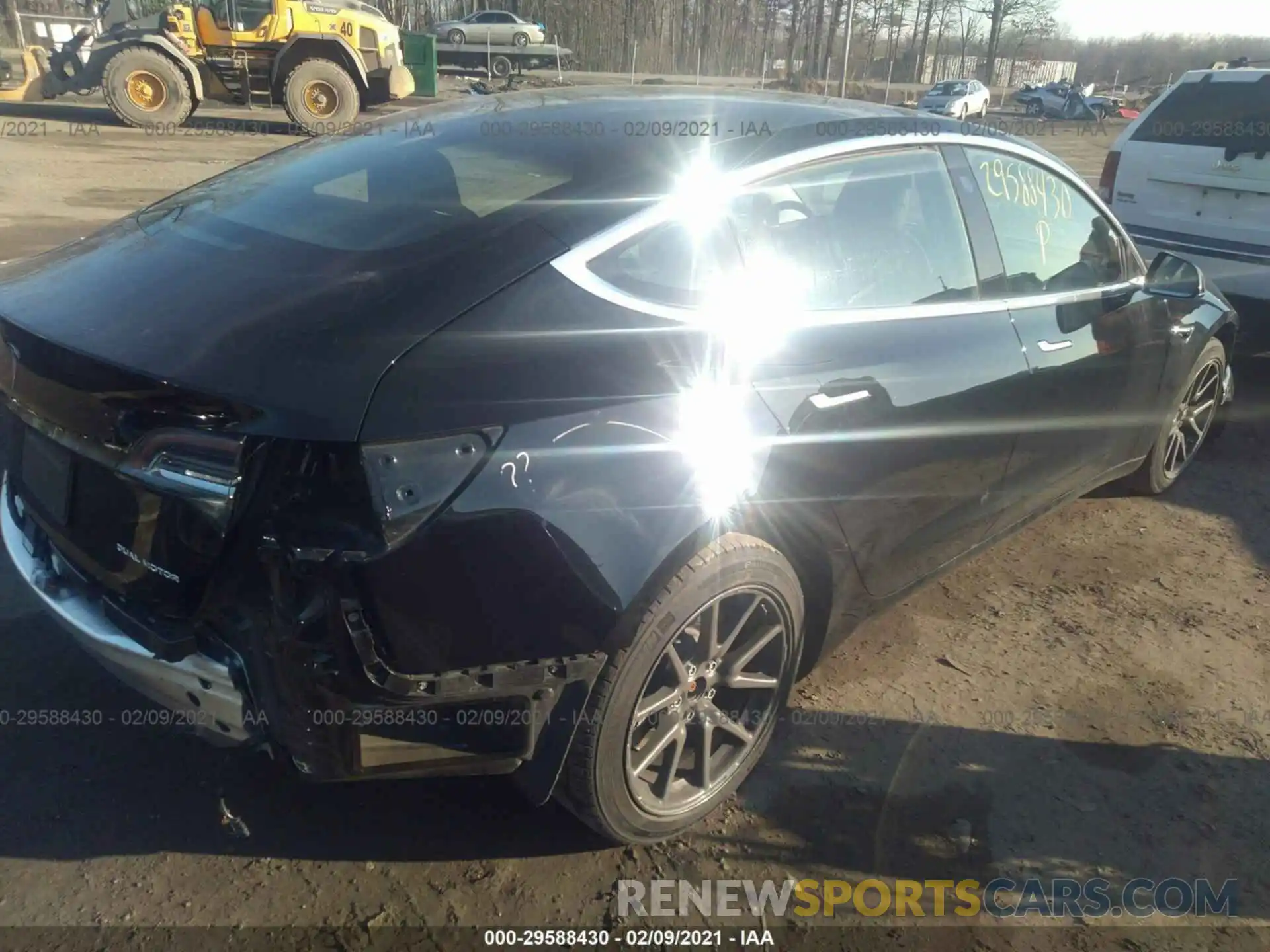 4 Photograph of a damaged car 5YJ3E1EBXKF384968 TESLA MODEL 3 2019