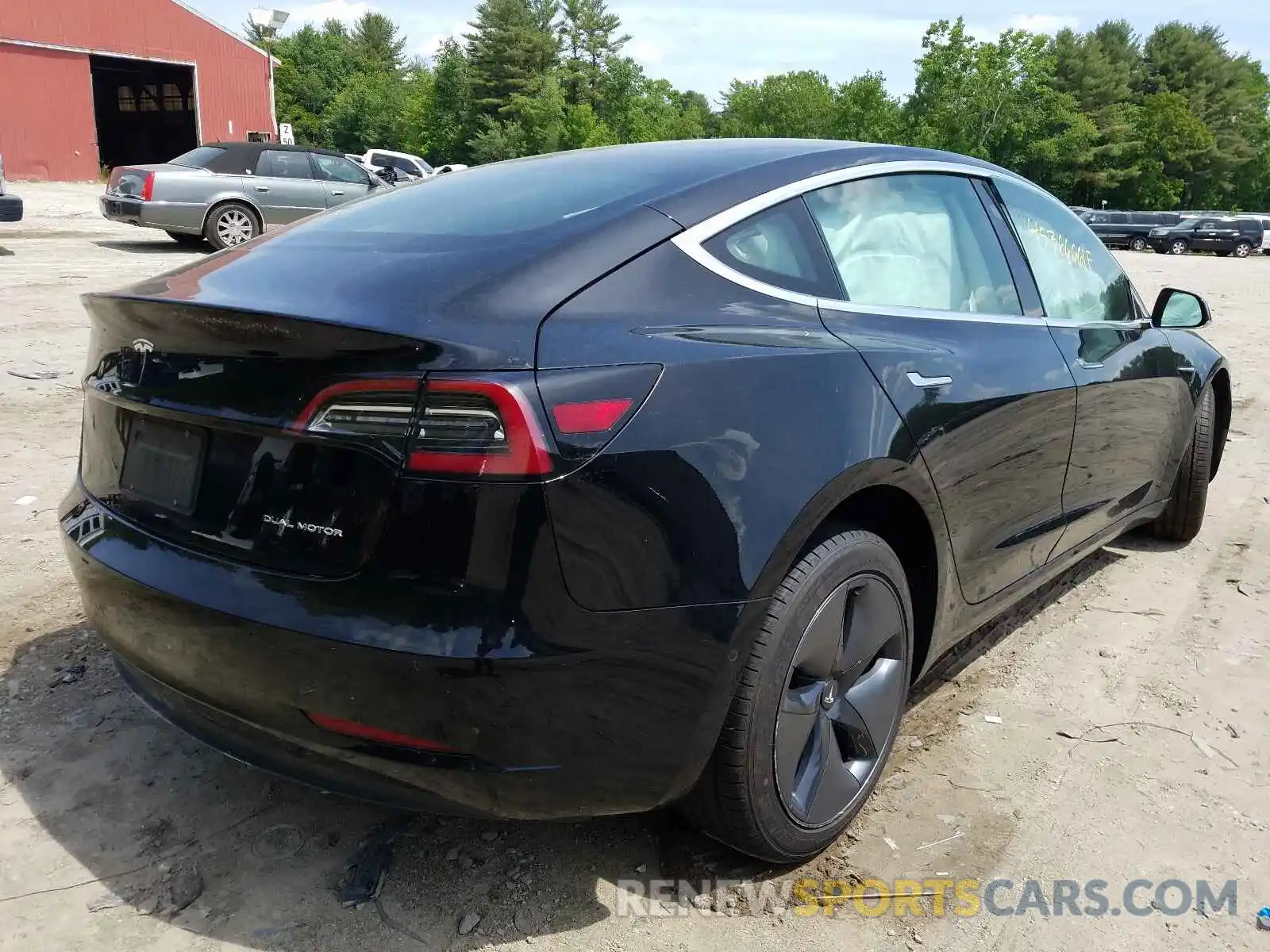 4 Фотография поврежденного автомобиля 5YJ3E1EBXKF385070 TESLA MODEL 3 2019