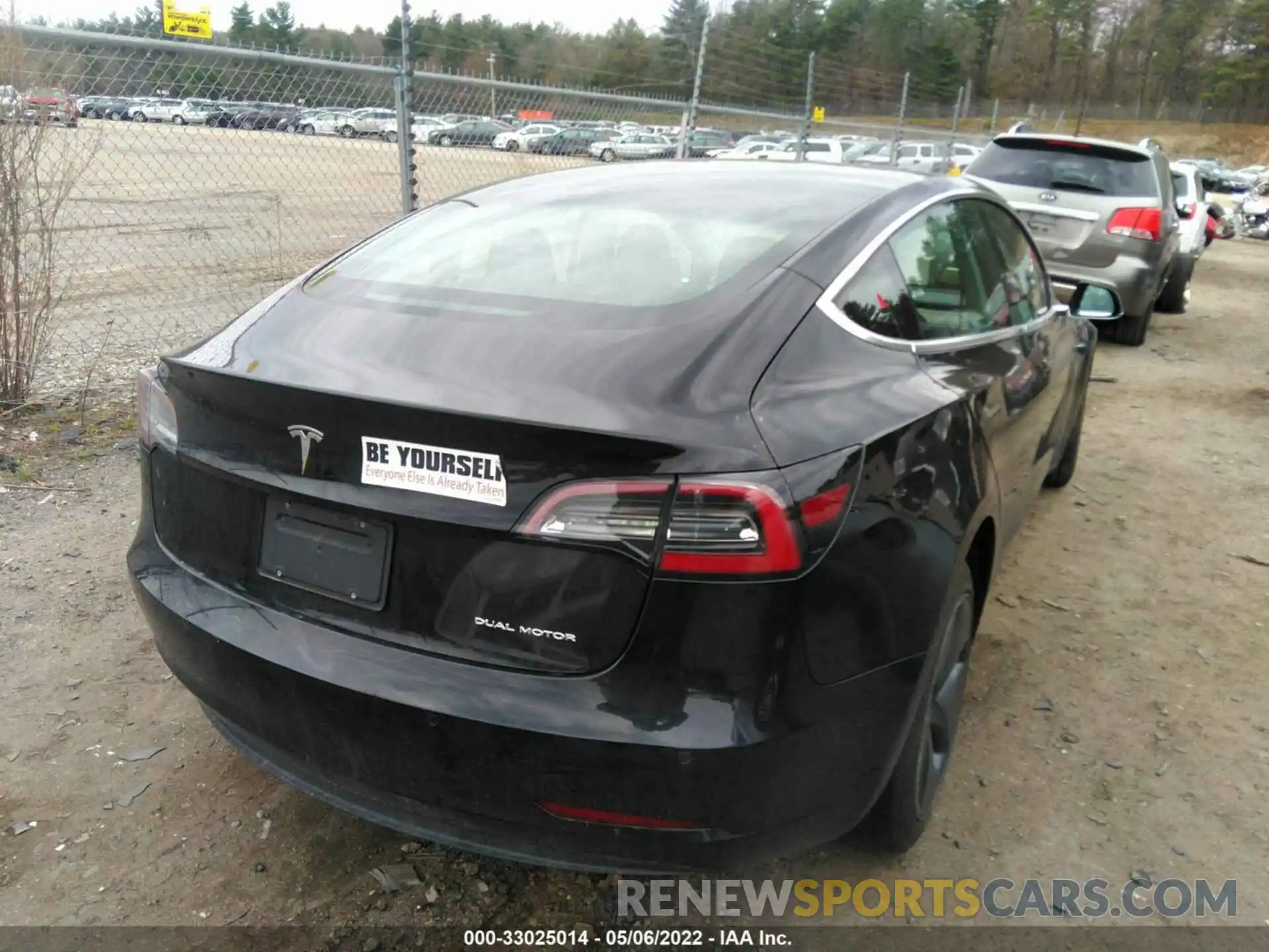 4 Photograph of a damaged car 5YJ3E1EBXKF385778 TESLA MODEL 3 2019