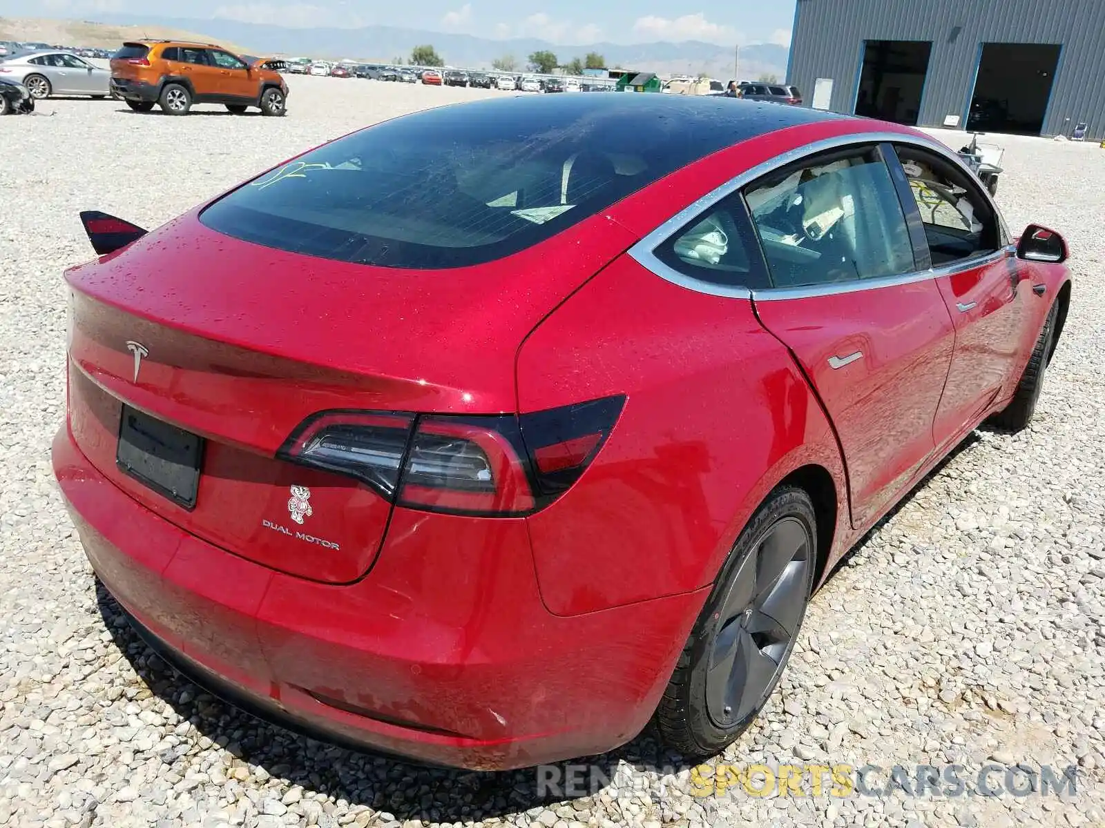 4 Фотография поврежденного автомобиля 5YJ3E1EBXKF387269 TESLA MODEL 3 2019