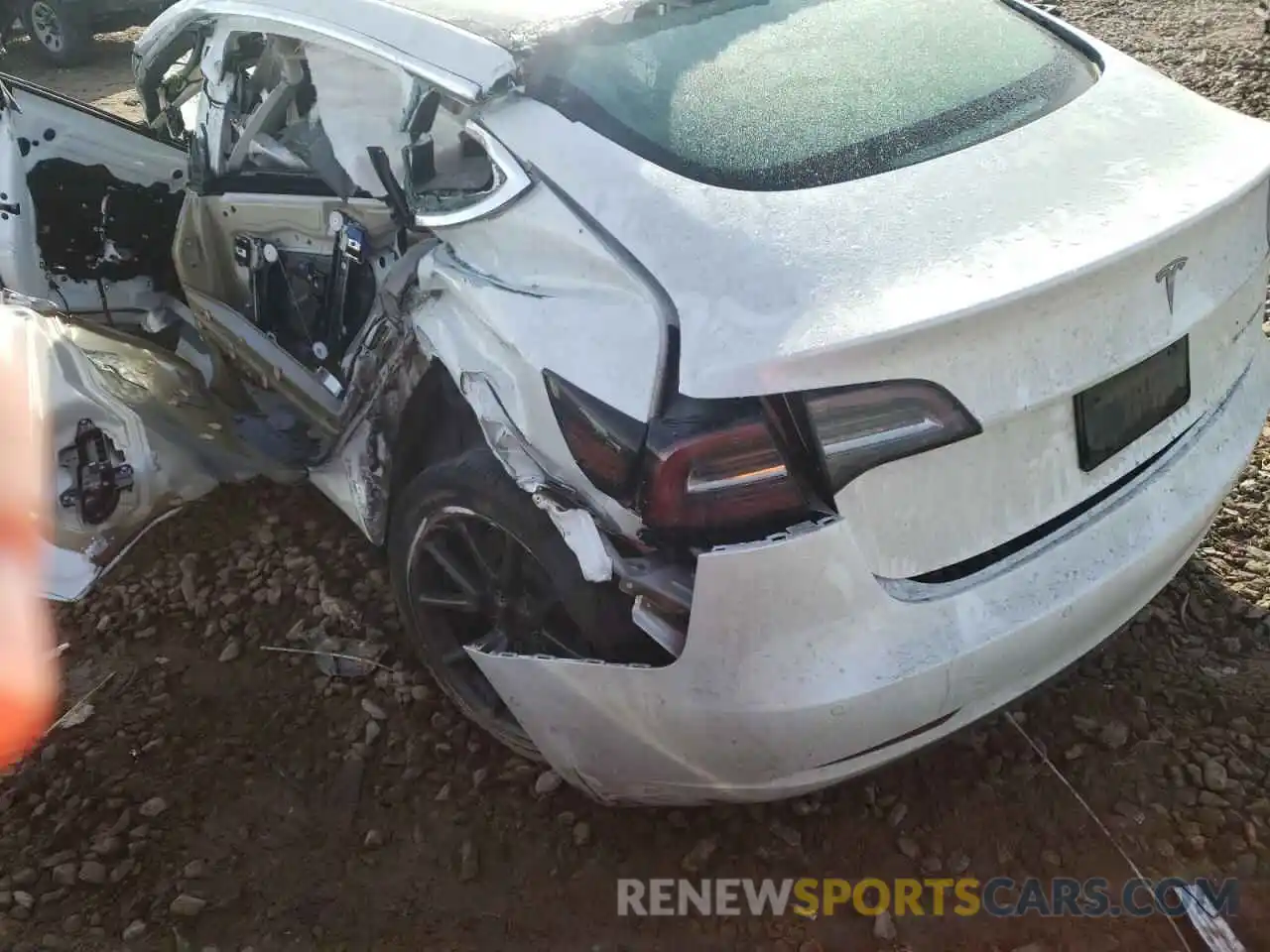 3 Photograph of a damaged car 5YJ3E1EBXKF387935 TESLA MODEL 3 2019