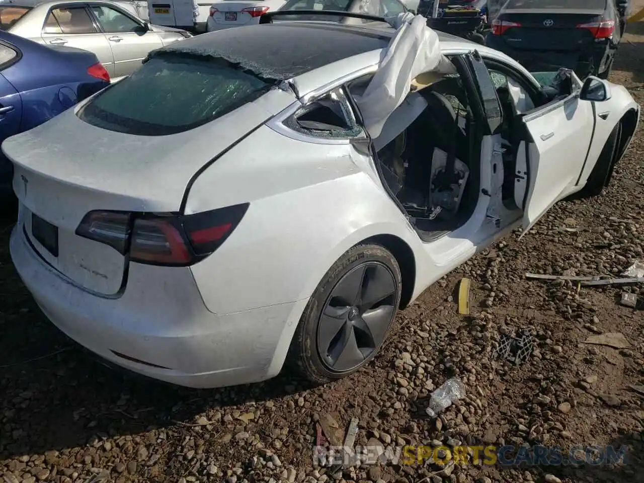 4 Фотография поврежденного автомобиля 5YJ3E1EBXKF387935 TESLA MODEL 3 2019