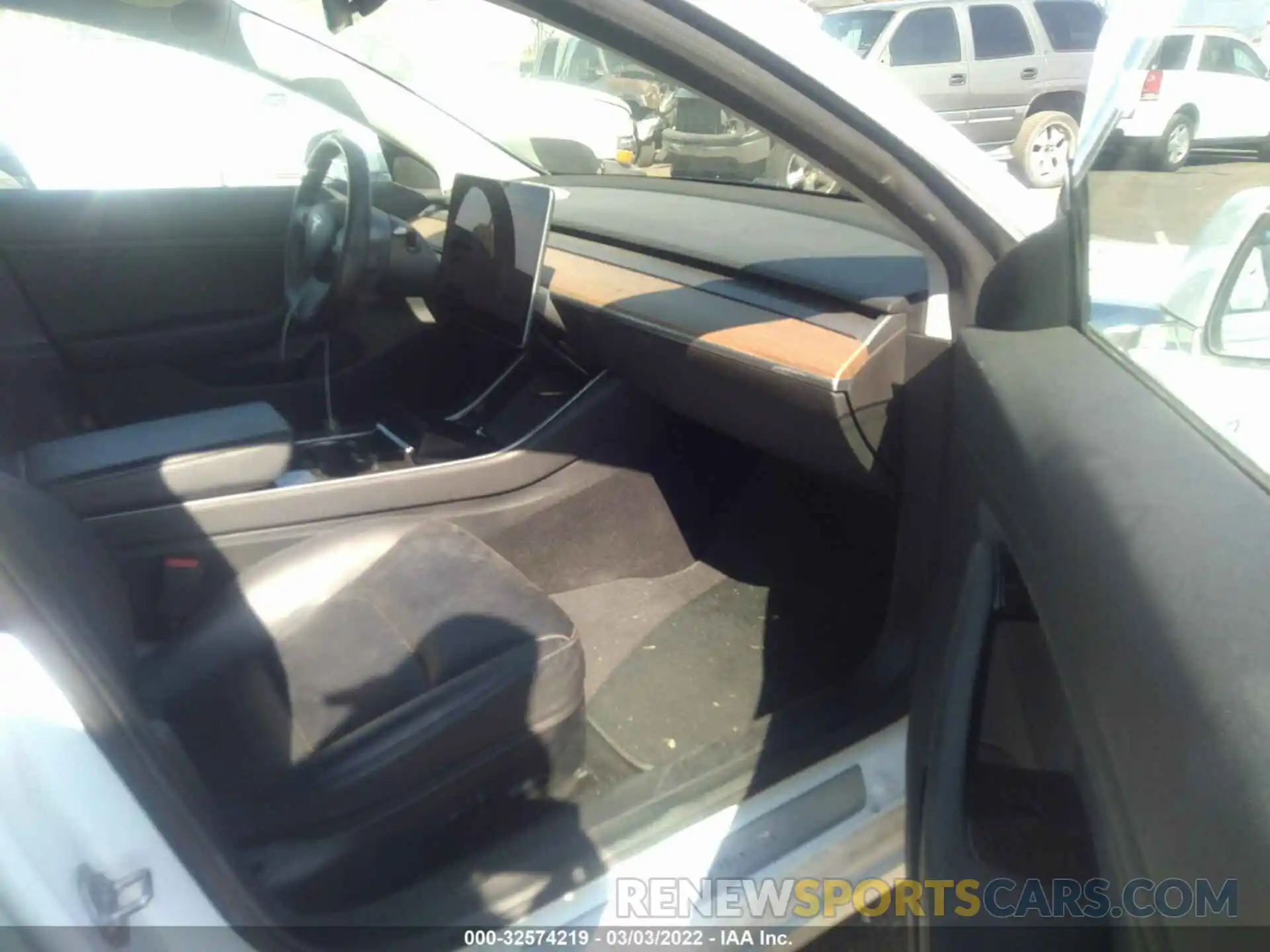 5 Photograph of a damaged car 5YJ3E1EBXKF388499 TESLA MODEL 3 2019