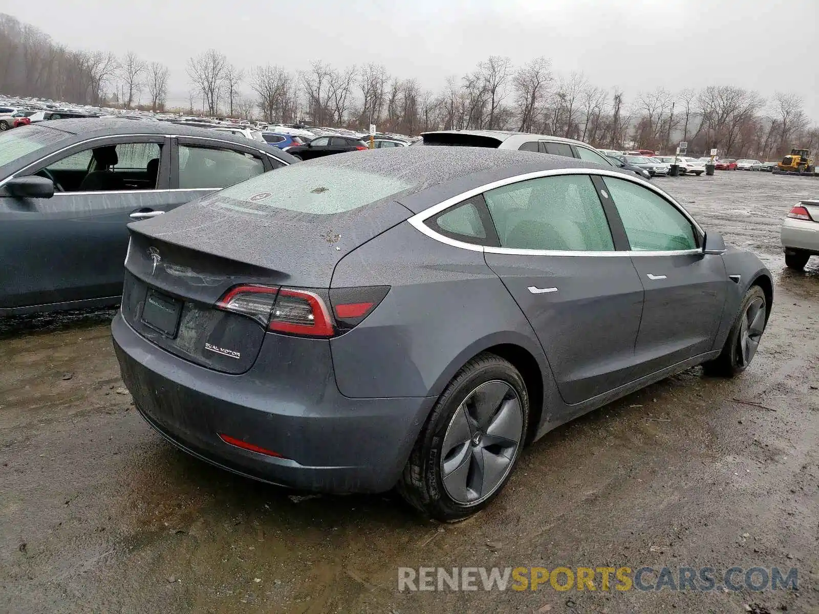 4 Фотография поврежденного автомобиля 5YJ3E1EBXKF390818 TESLA MODEL 3 2019