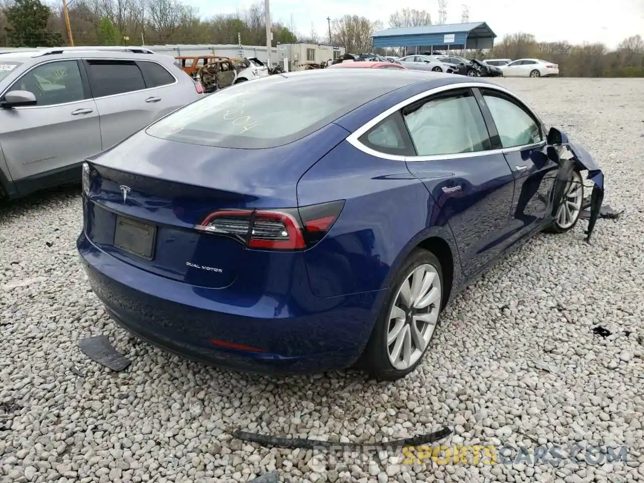 4 Фотография поврежденного автомобиля 5YJ3E1EBXKF392004 TESLA MODEL 3 2019