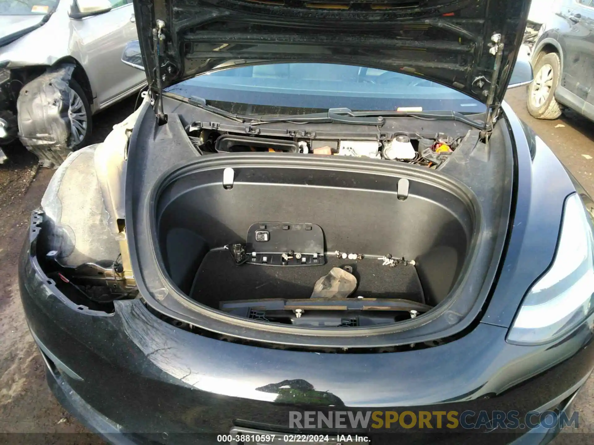 10 Photograph of a damaged car 5YJ3E1EBXKF406533 TESLA MODEL 3 2019