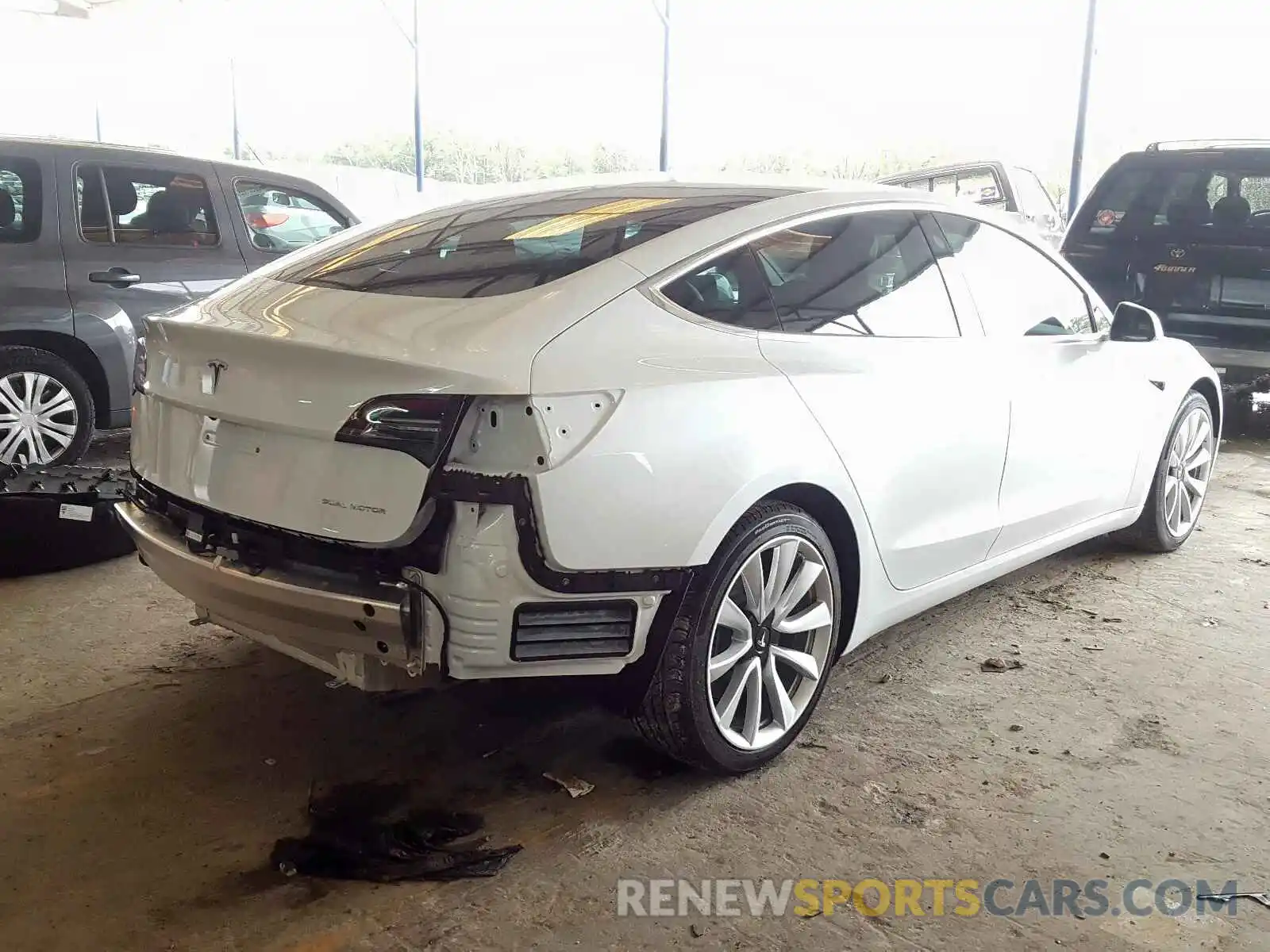 4 Фотография поврежденного автомобиля 5YJ3E1EBXKF406676 TESLA MODEL 3 2019