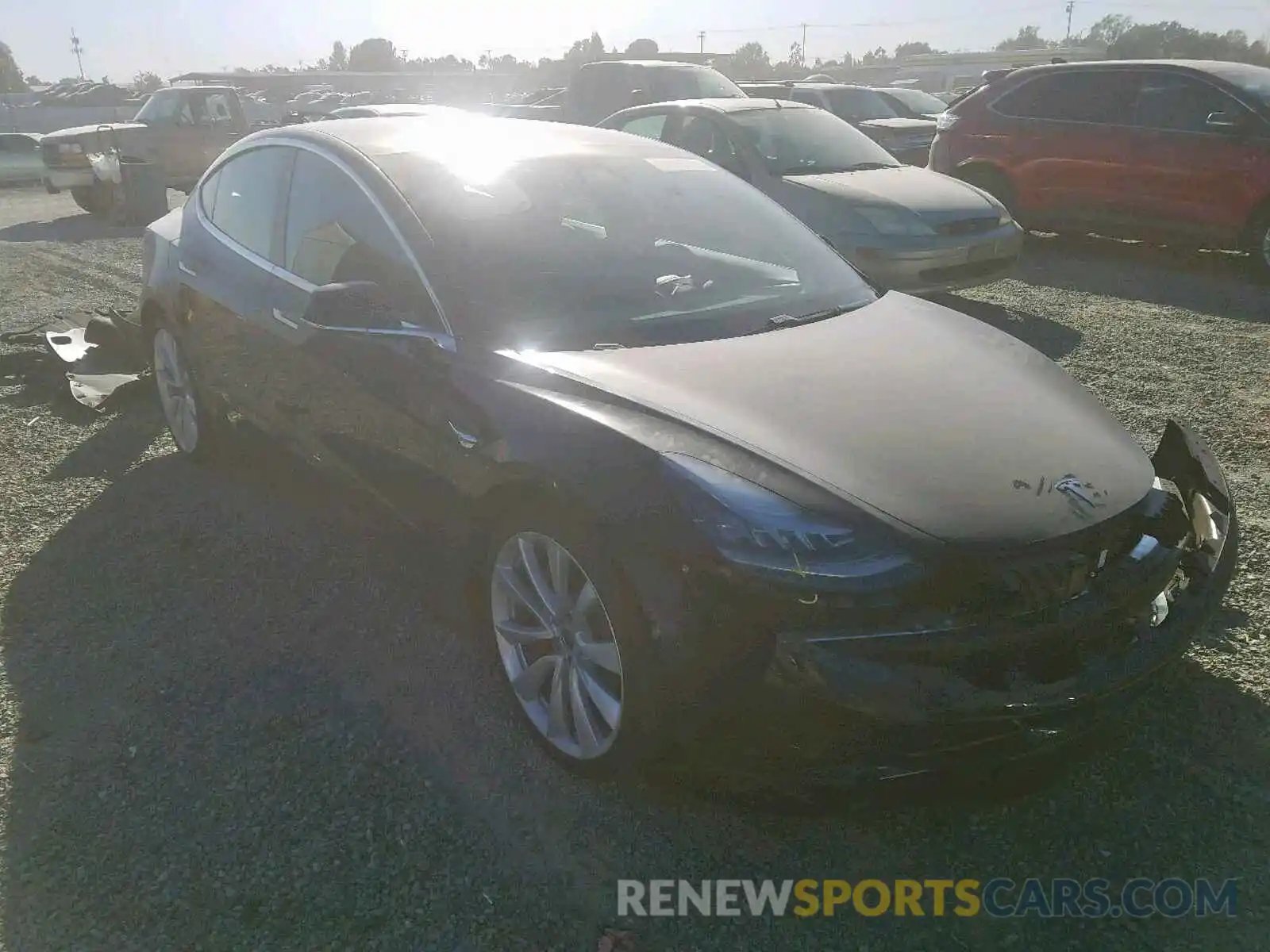 1 Фотография поврежденного автомобиля 5YJ3E1EBXKF425647 TESLA MODEL 3 2019