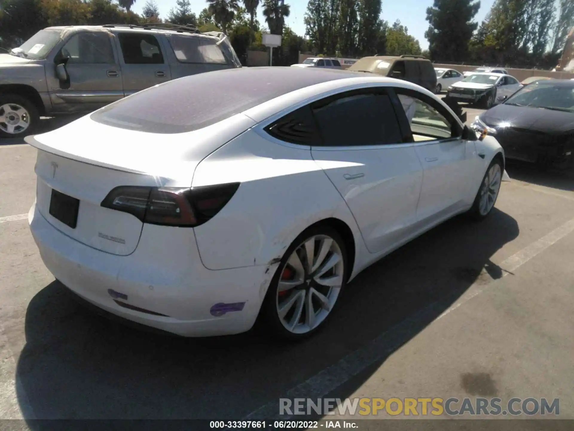 4 Фотография поврежденного автомобиля 5YJ3E1EBXKF427432 TESLA MODEL 3 2019